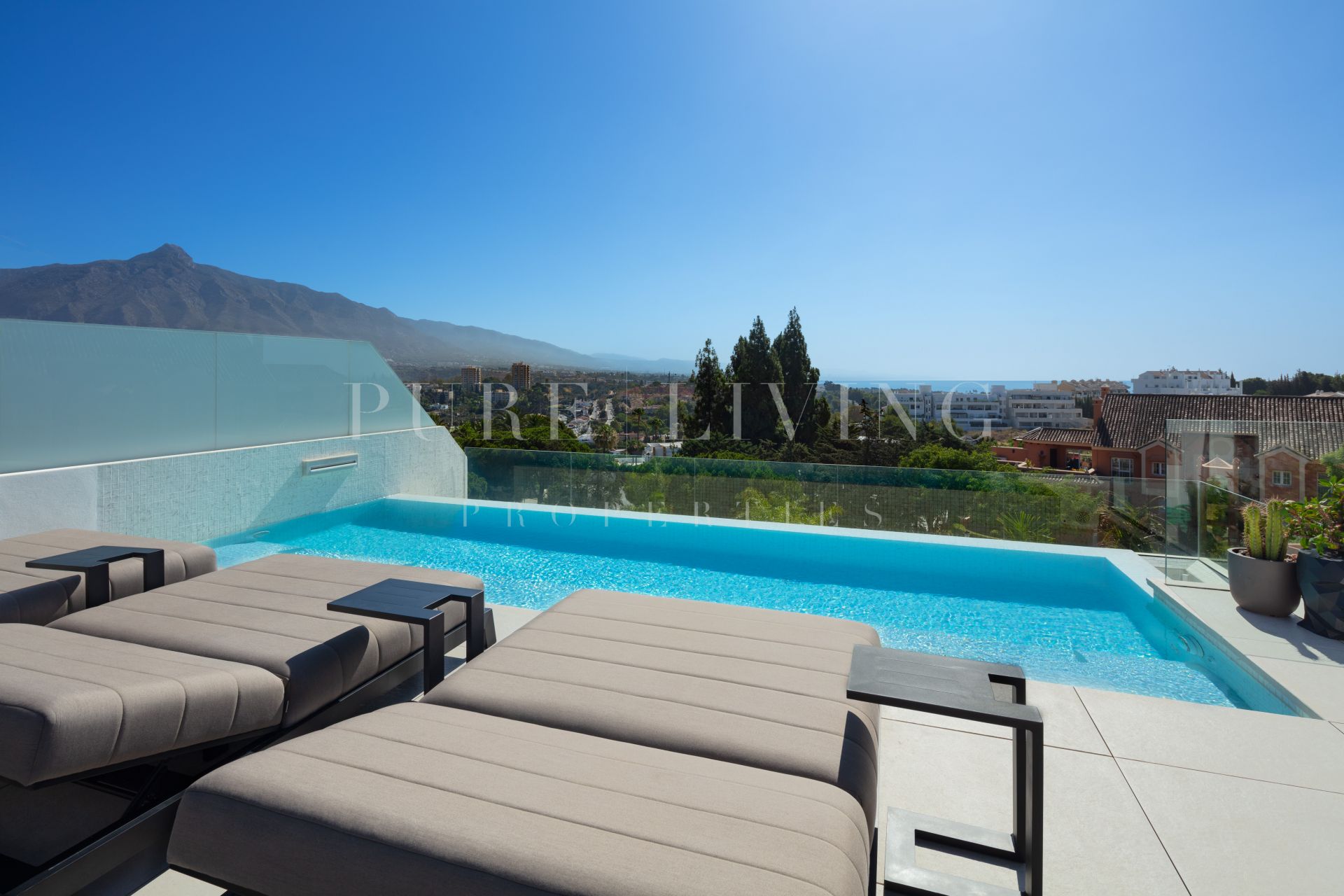Stunning modern villa within an exclusive project comprising 11 prestigious villas