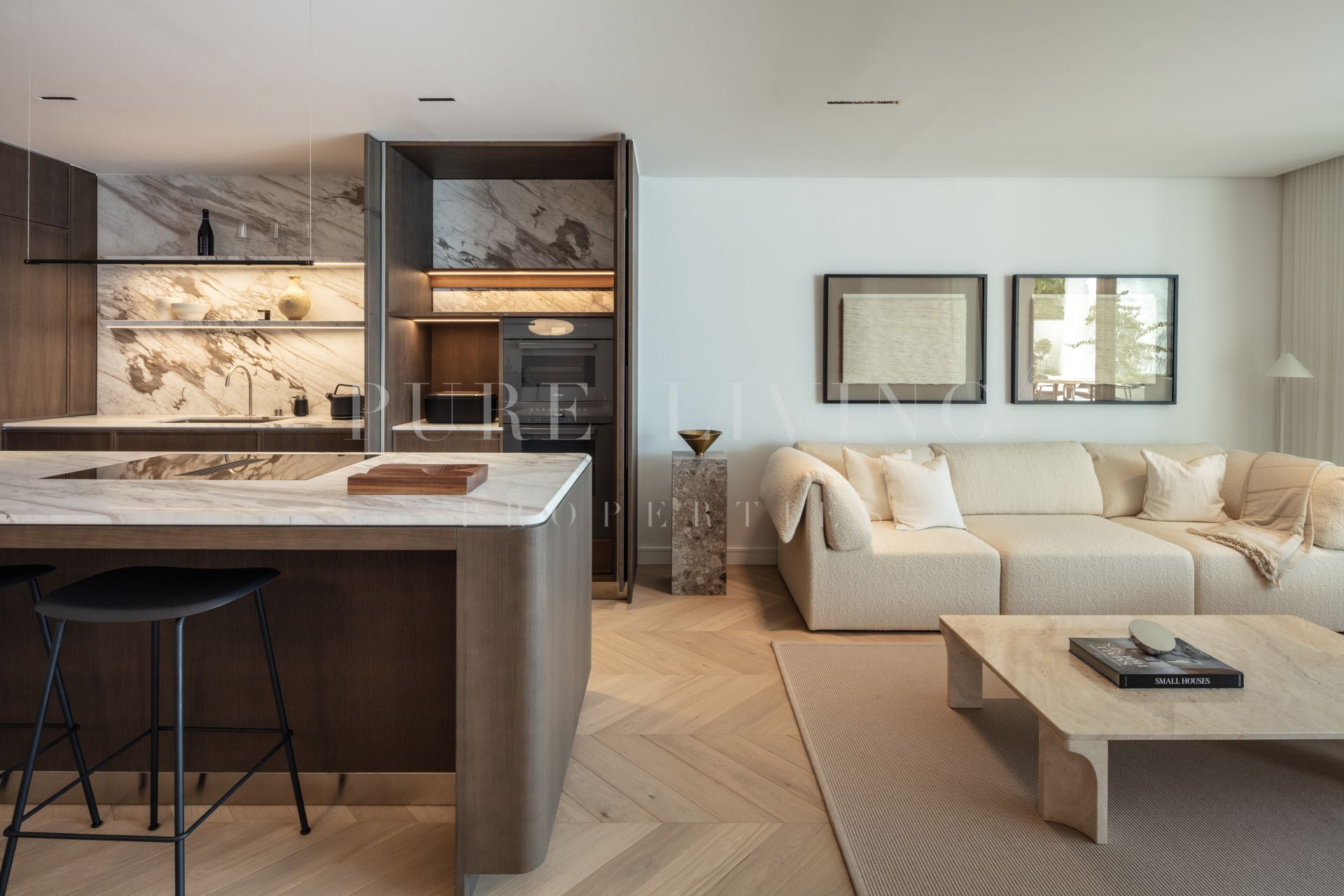 Luxury three bedroom apartment in Marina de Puente Romano