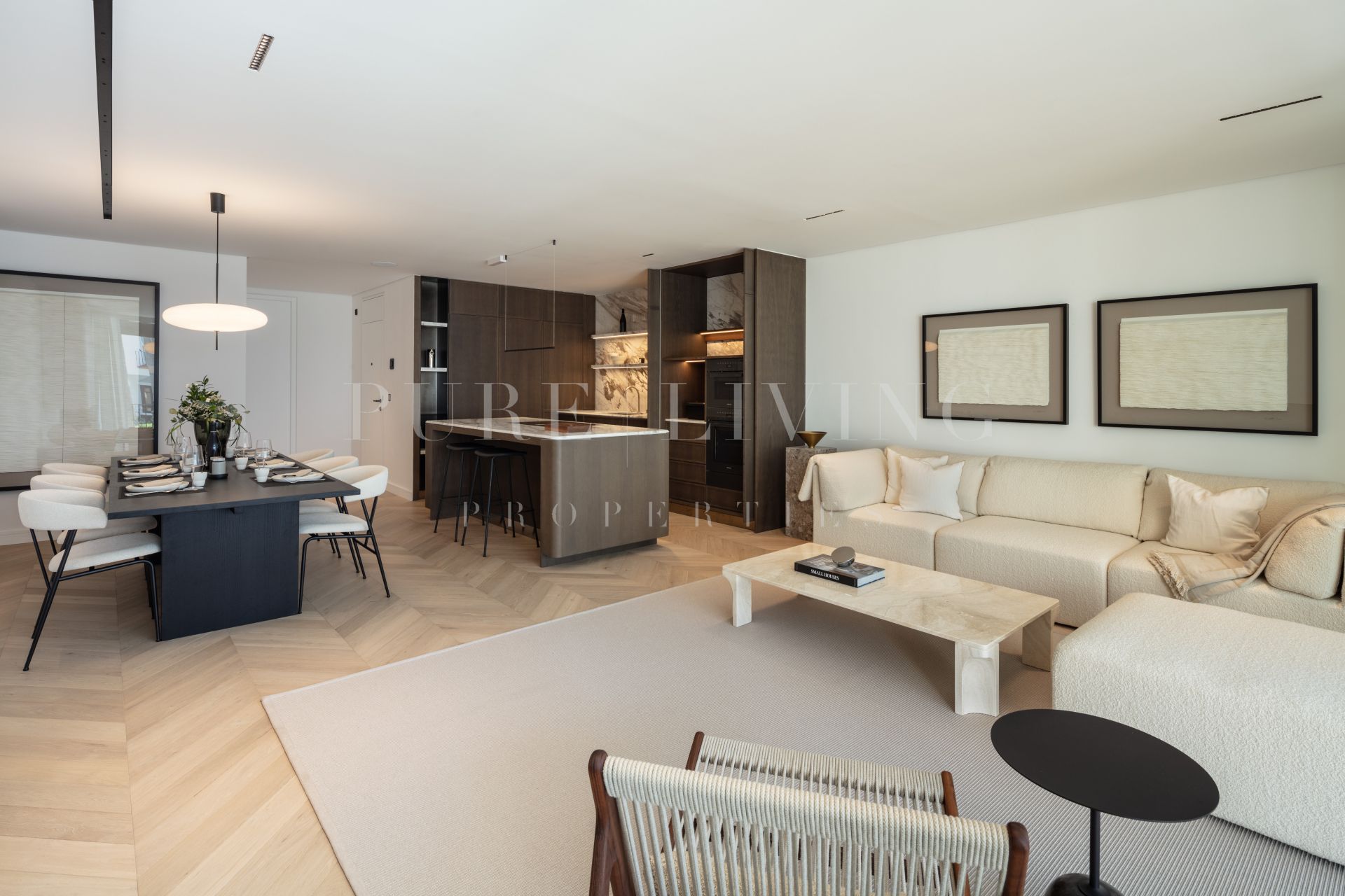 Luxury three bedroom apartment in Marina de Puente Romano