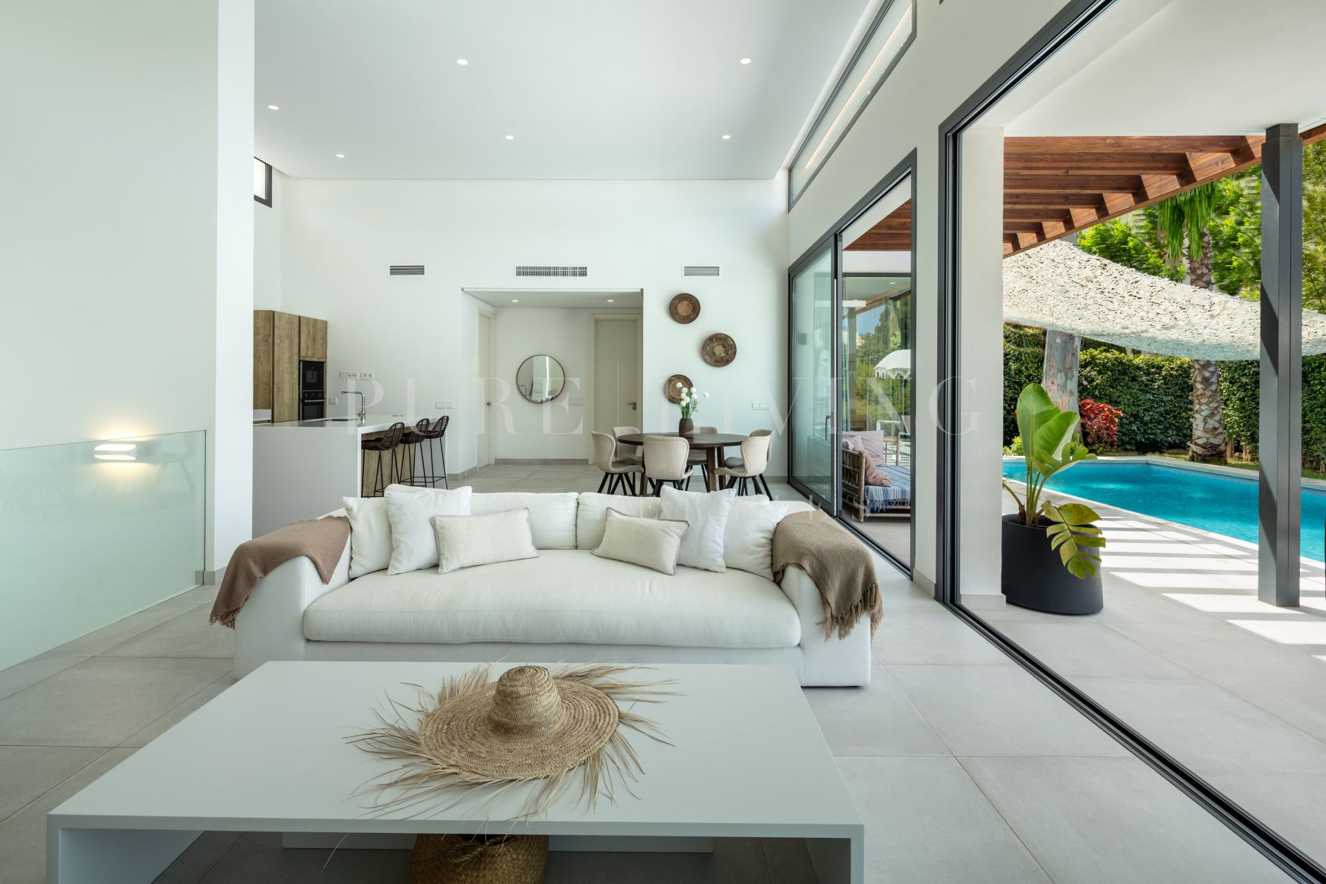 Luxury three bedroom villa in Arboleda