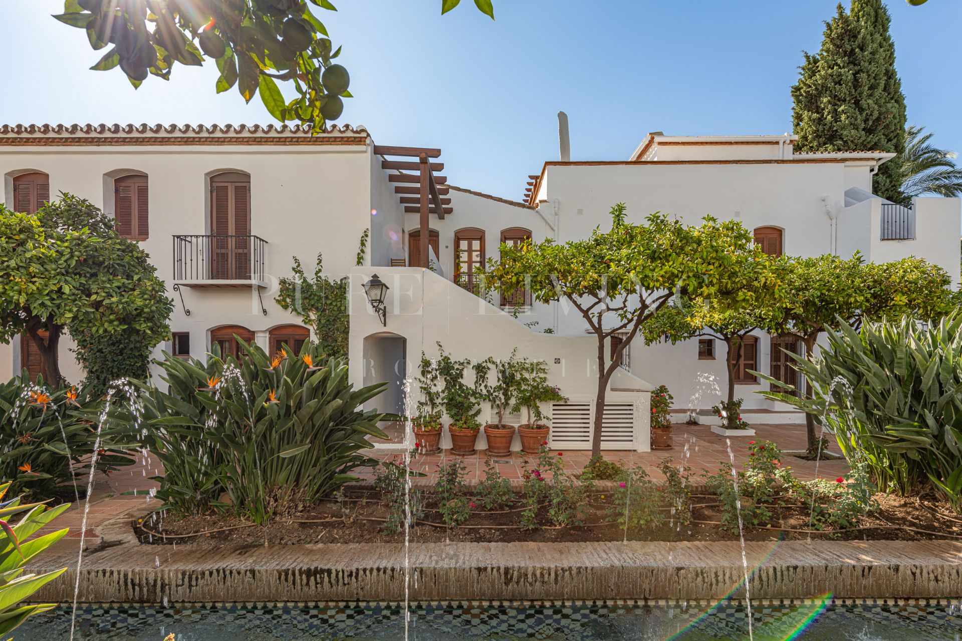 Beautiful two bedroom apartment close to the beach, located in Señorio de Marbella