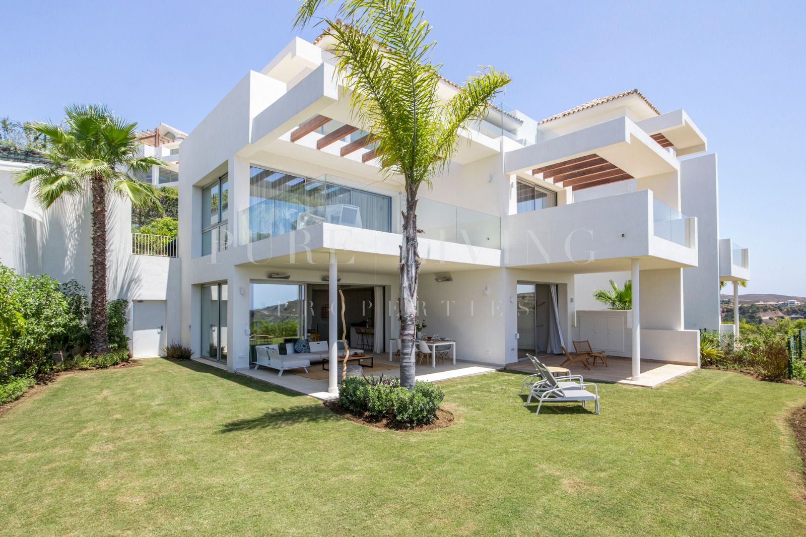 Appartement duplex en rez-de-chaussée avec vue sur la mer à Marbella Club Hills