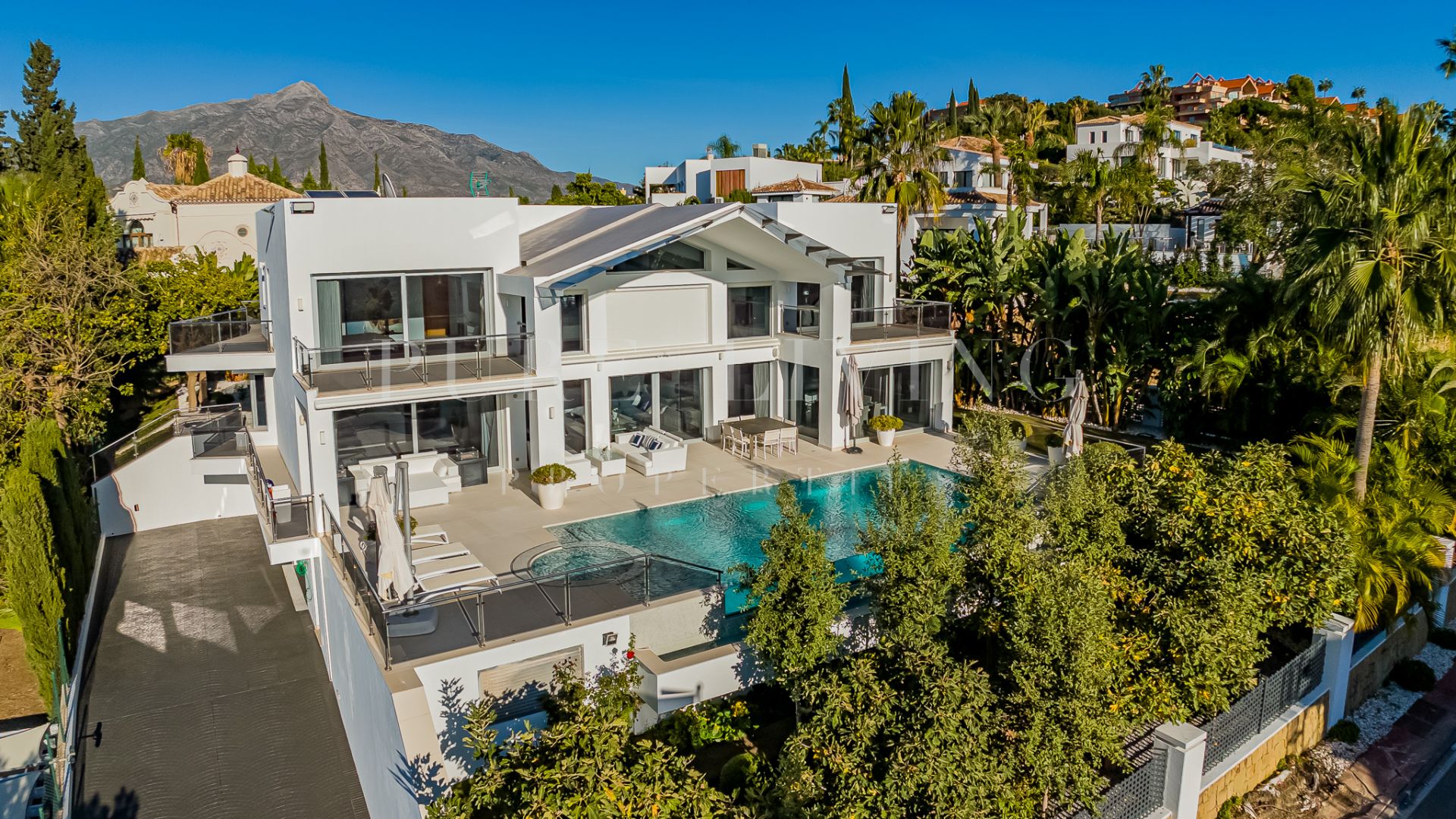 Exceptional five-bedroom residence situated in the prestigious Golf Valley of Nueva Andalucia, Marbella.
