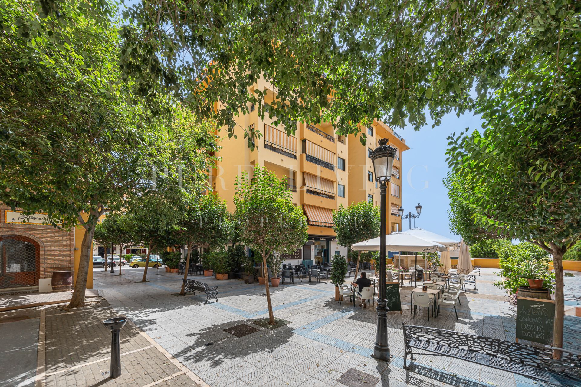 Superbe appartement de trois chambres à vendre avec vue sur la mer à San Pedro de Alcantara.