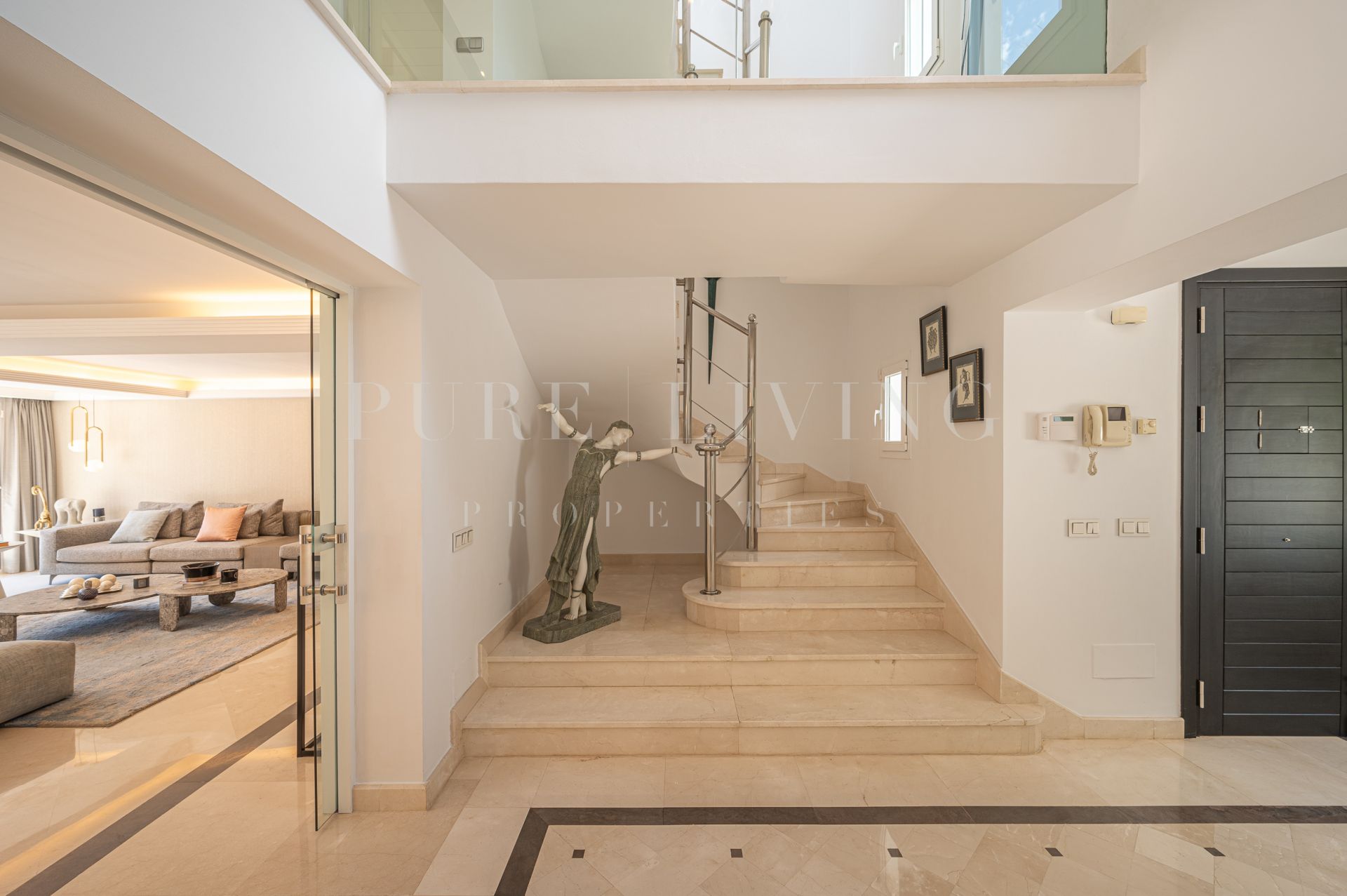 Une superbe maison familiale à Altos Reales, l'une des urbanisations les plus recherchées du Golden Mile de Marbella