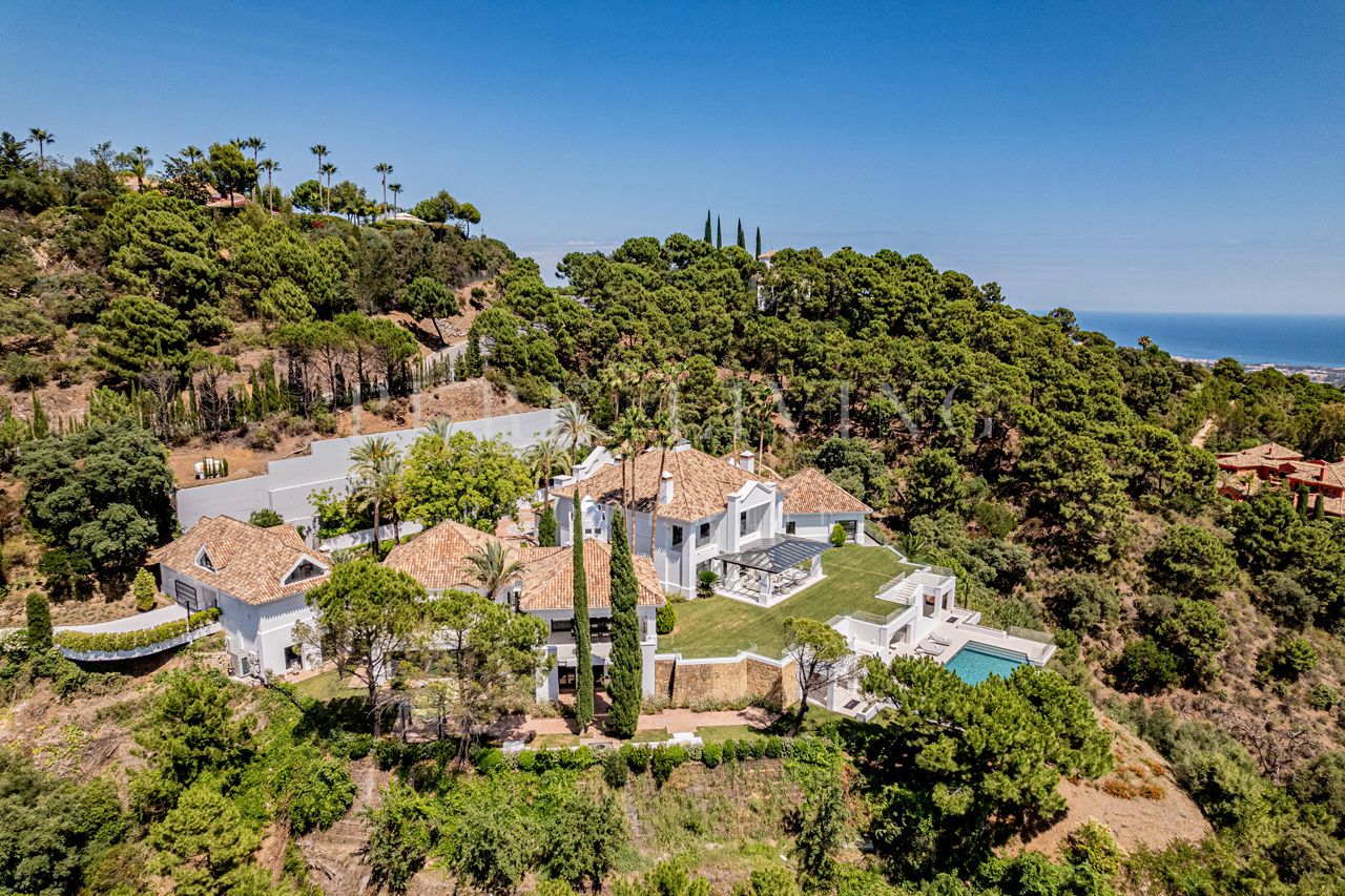 Cette luxueuse villa est située dans le prestigieux quartier de La Zagaleta
