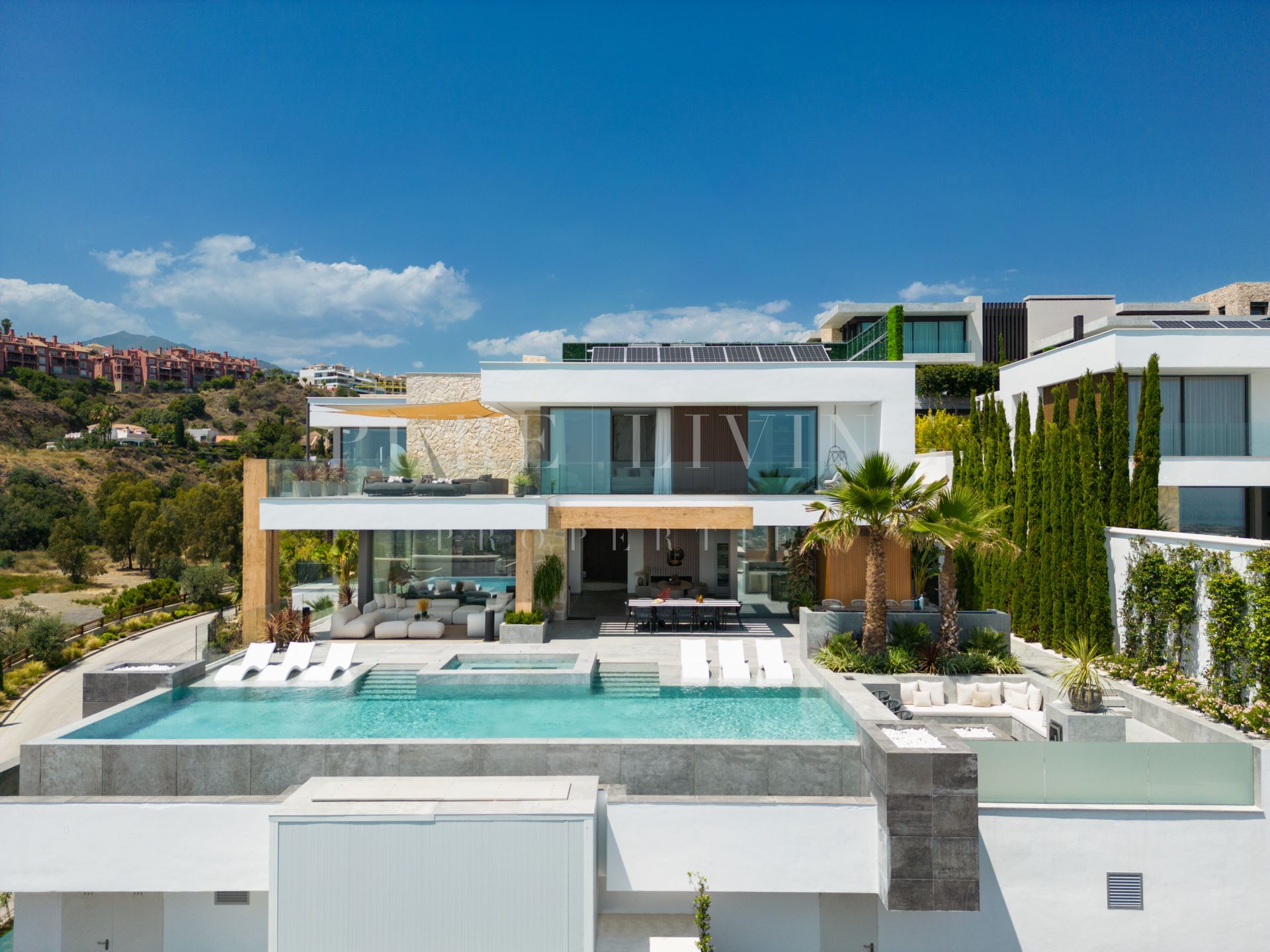 Een modern architectonisch meesterwerk in de heuvels van La Quinta