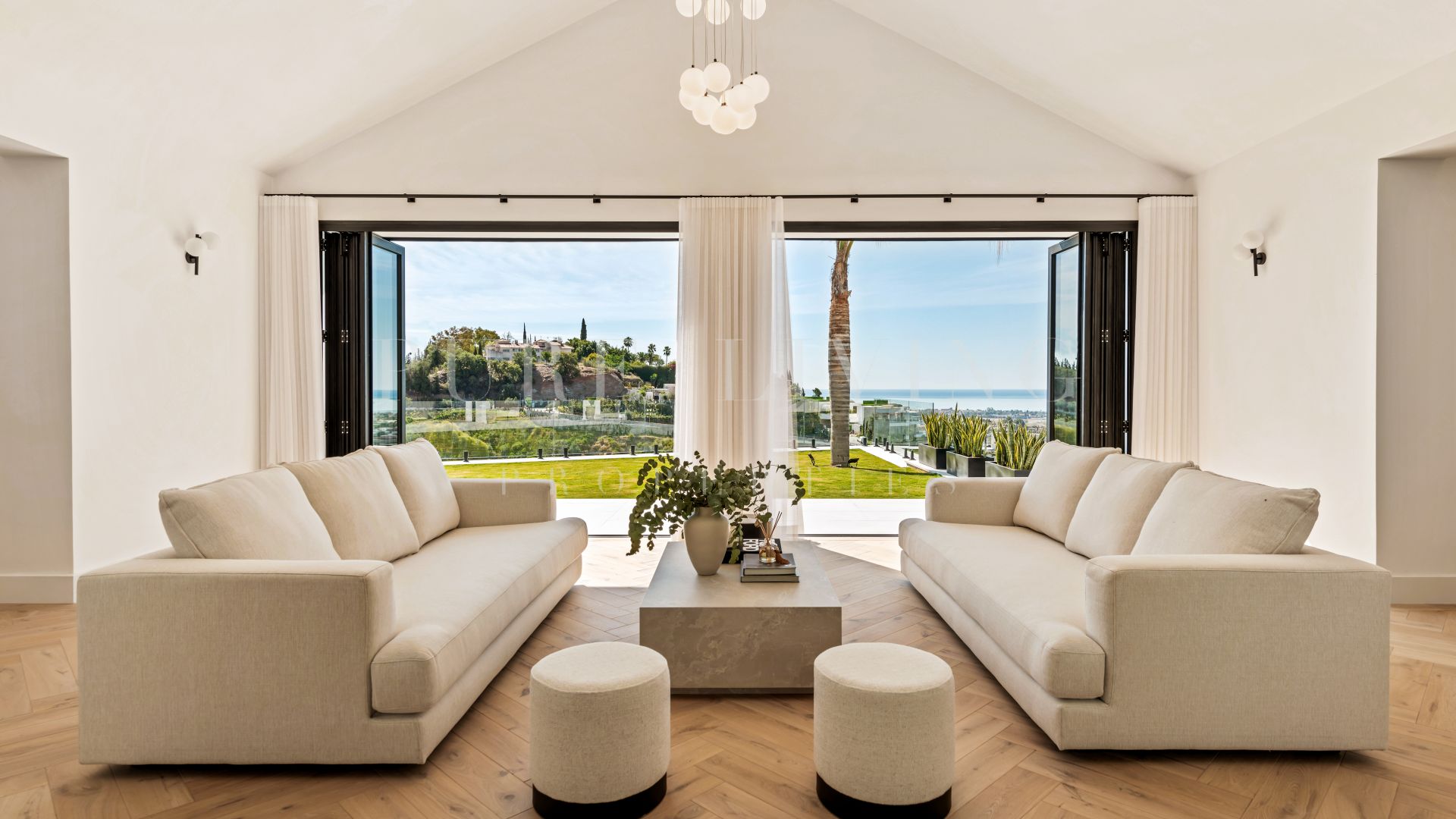 Luxury recently refurbished Villa in Monte Halcones, Benahavis