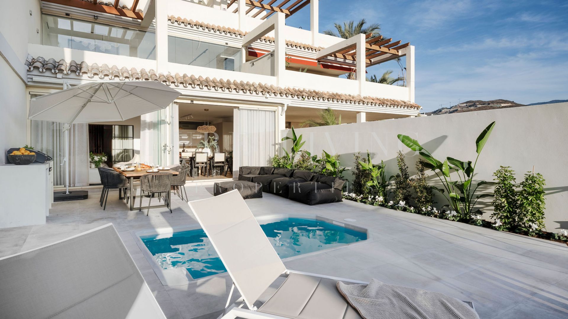 Increíble apartamento con impresionantes vistas y piscina privada en Palacetes Los Belvederes
