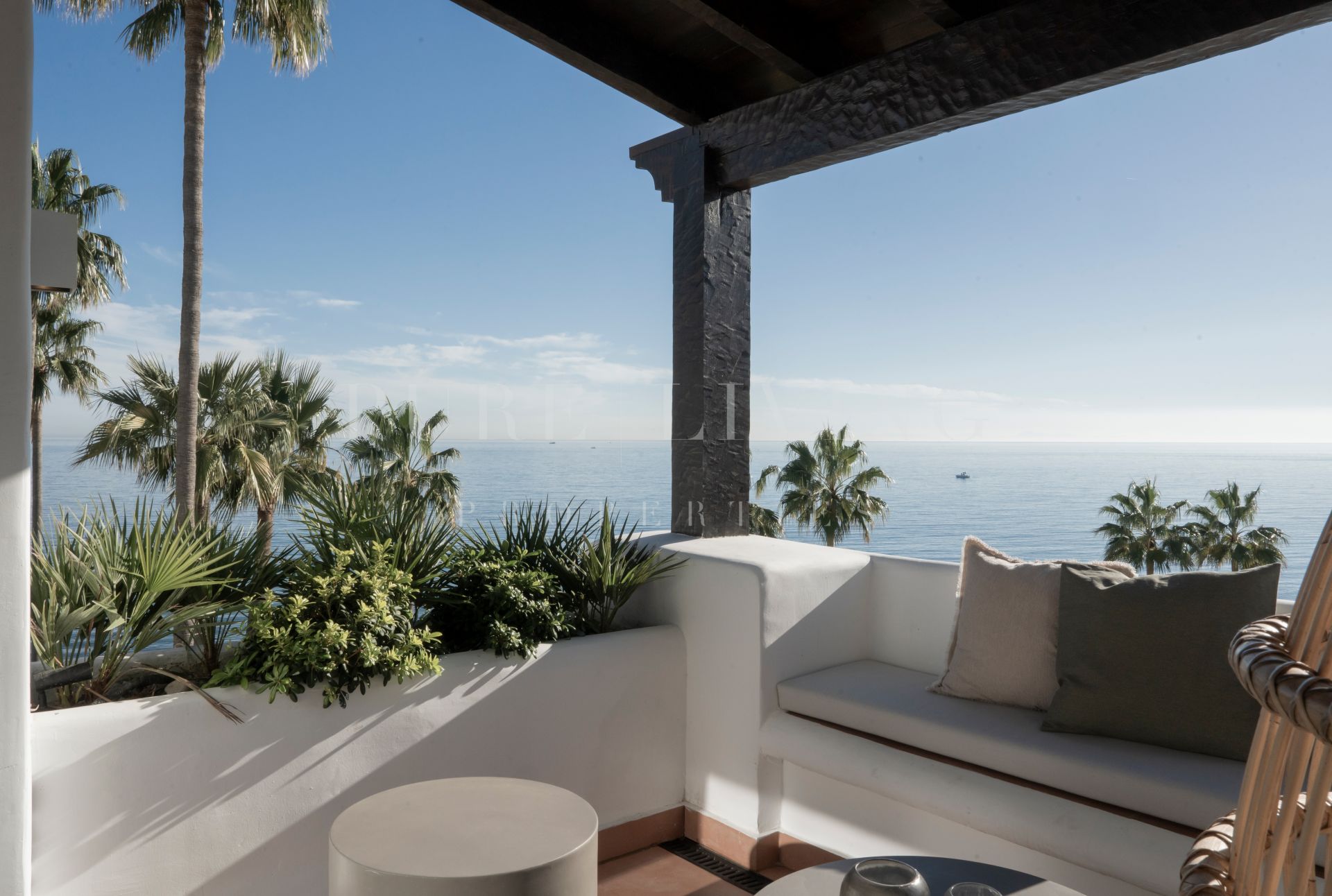 A stunning frontline beach luxury duplex penthouse in Estepona.