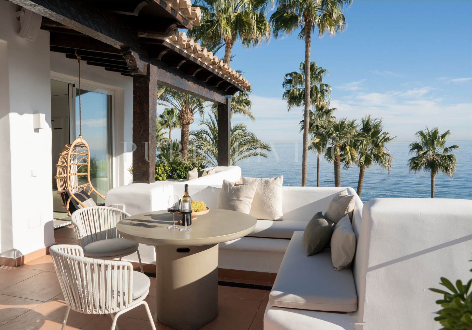 A stunning frontline beach luxury duplex penthouse in Estepona.