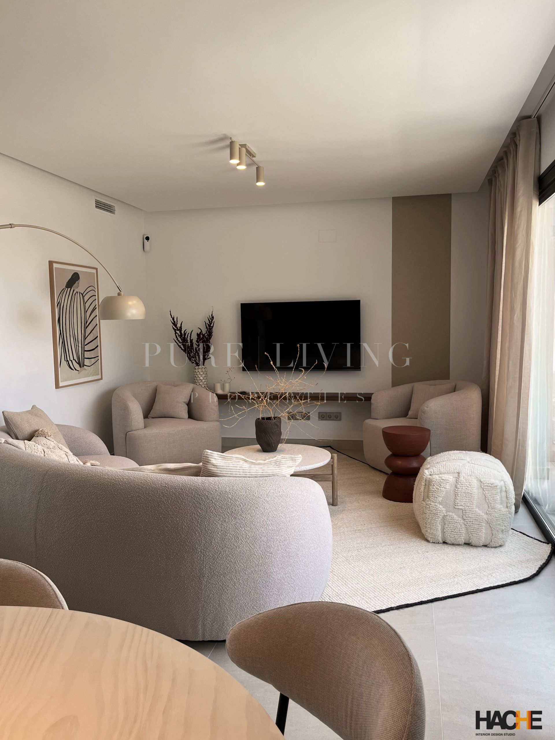 Stunning 3-bedroom penthouse boasting beautiful sea views, in the prestigious La Quinta.