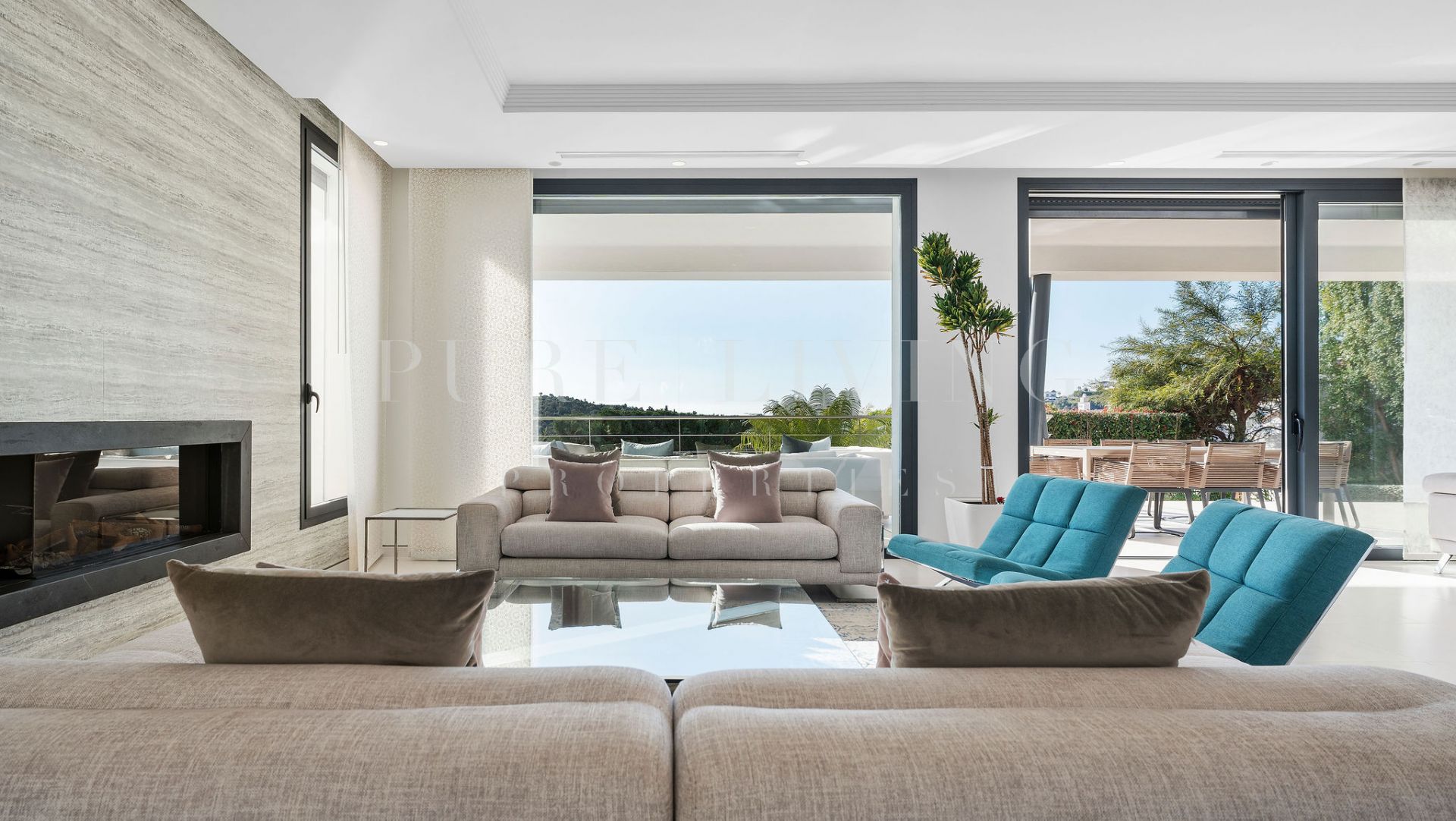 Stunning modern villa with panoramic views in Lomas de La Quinta