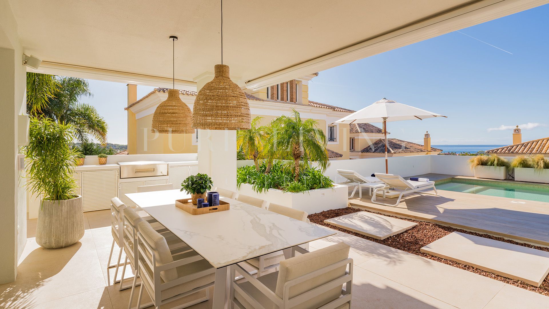 Impressive renovated family home for sale in Santa Clara Golf, Marbella East