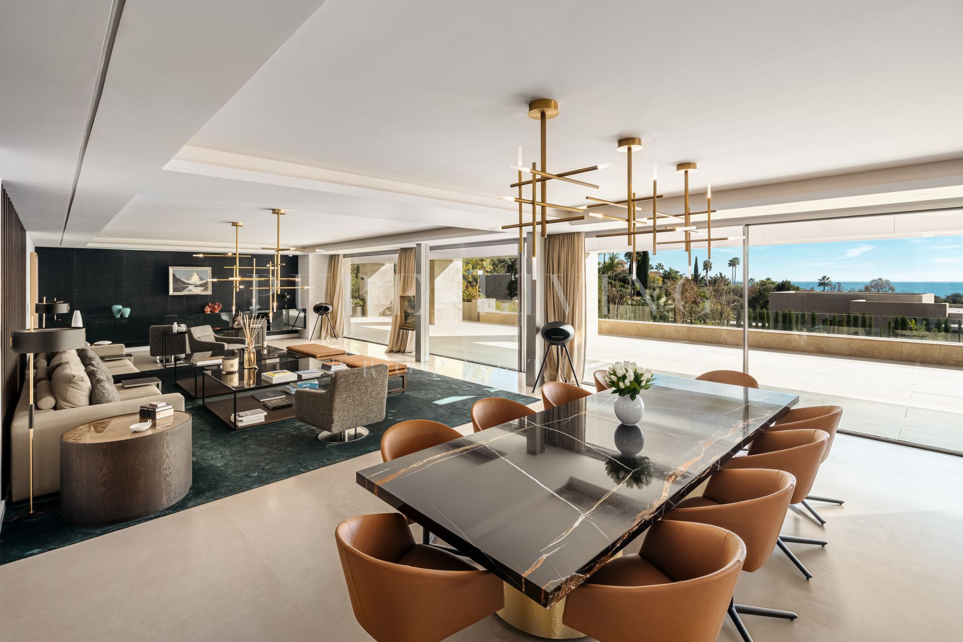 Luxe Huis met Vier Slaapkamers te Koop in Cascada de Camoján, Marbella Golden Mile