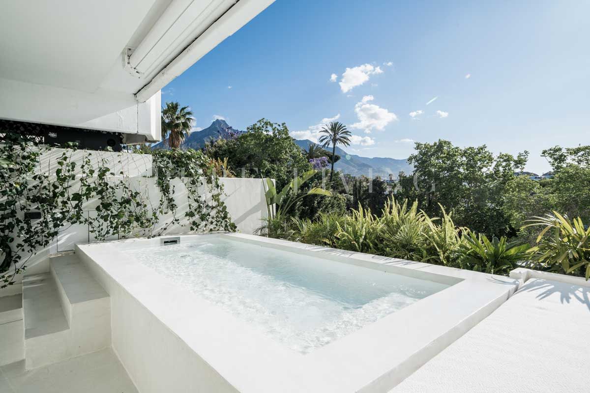 Spectaculaire appartement de trois chambres avec piscine privée à Las Terrazas de Las Lomas del Marbella Club