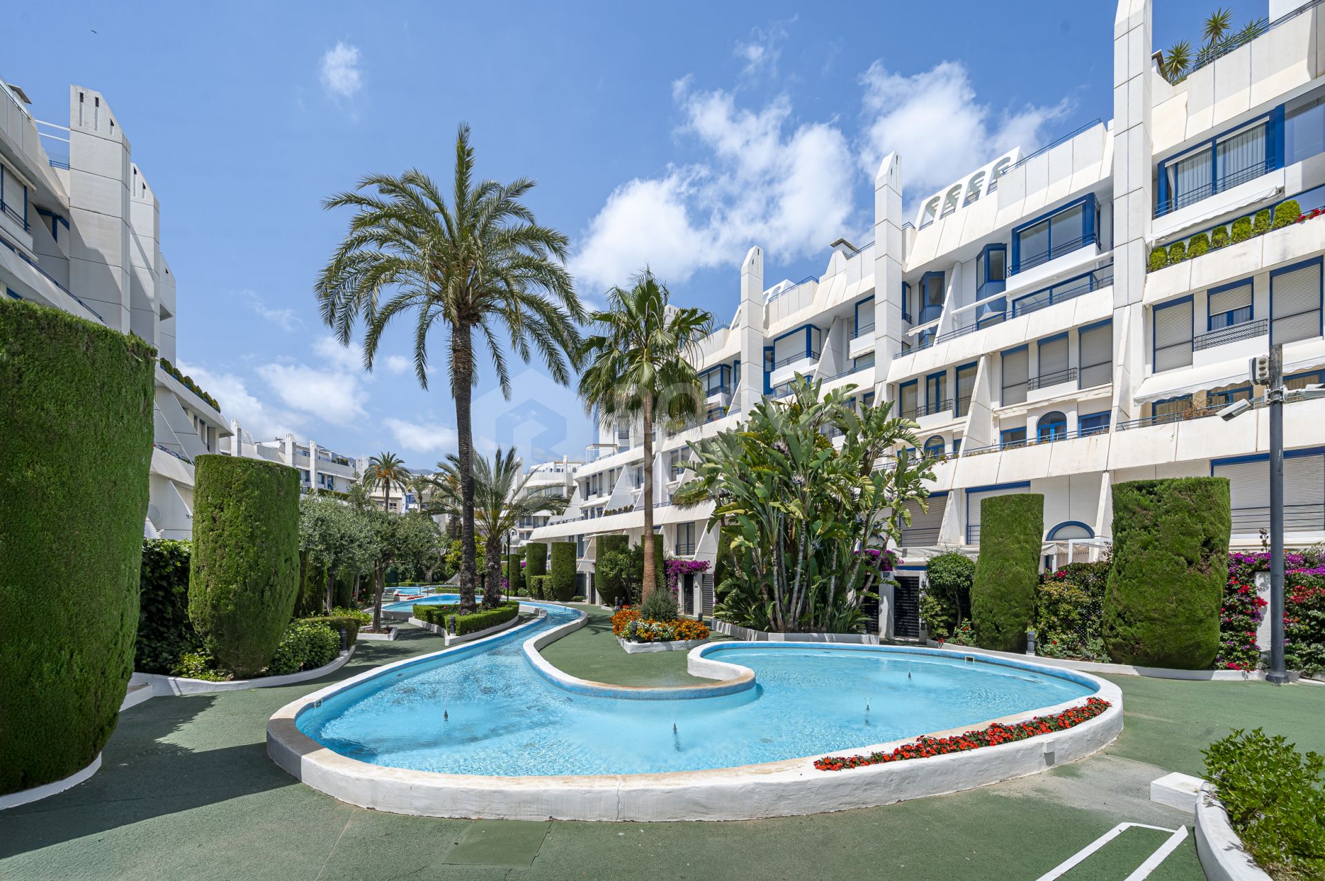 Exquisite 2-Bedroom Ground Floor Duplex in Marbella House – Prime Location Steps from the Beach