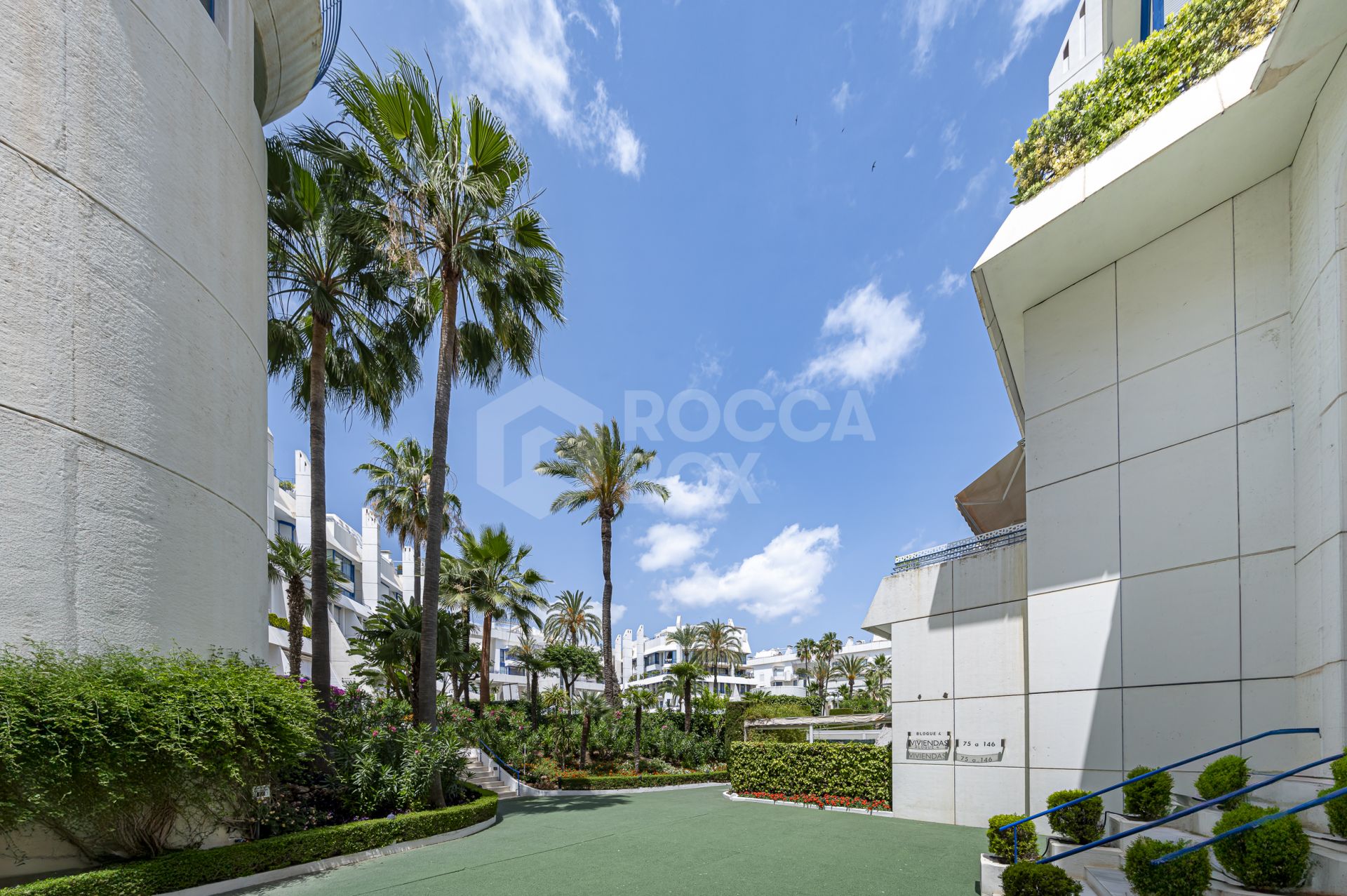 Exquisite 2-Bedroom Ground Floor Duplex in Marbella House – Prime Location Steps from the Beach