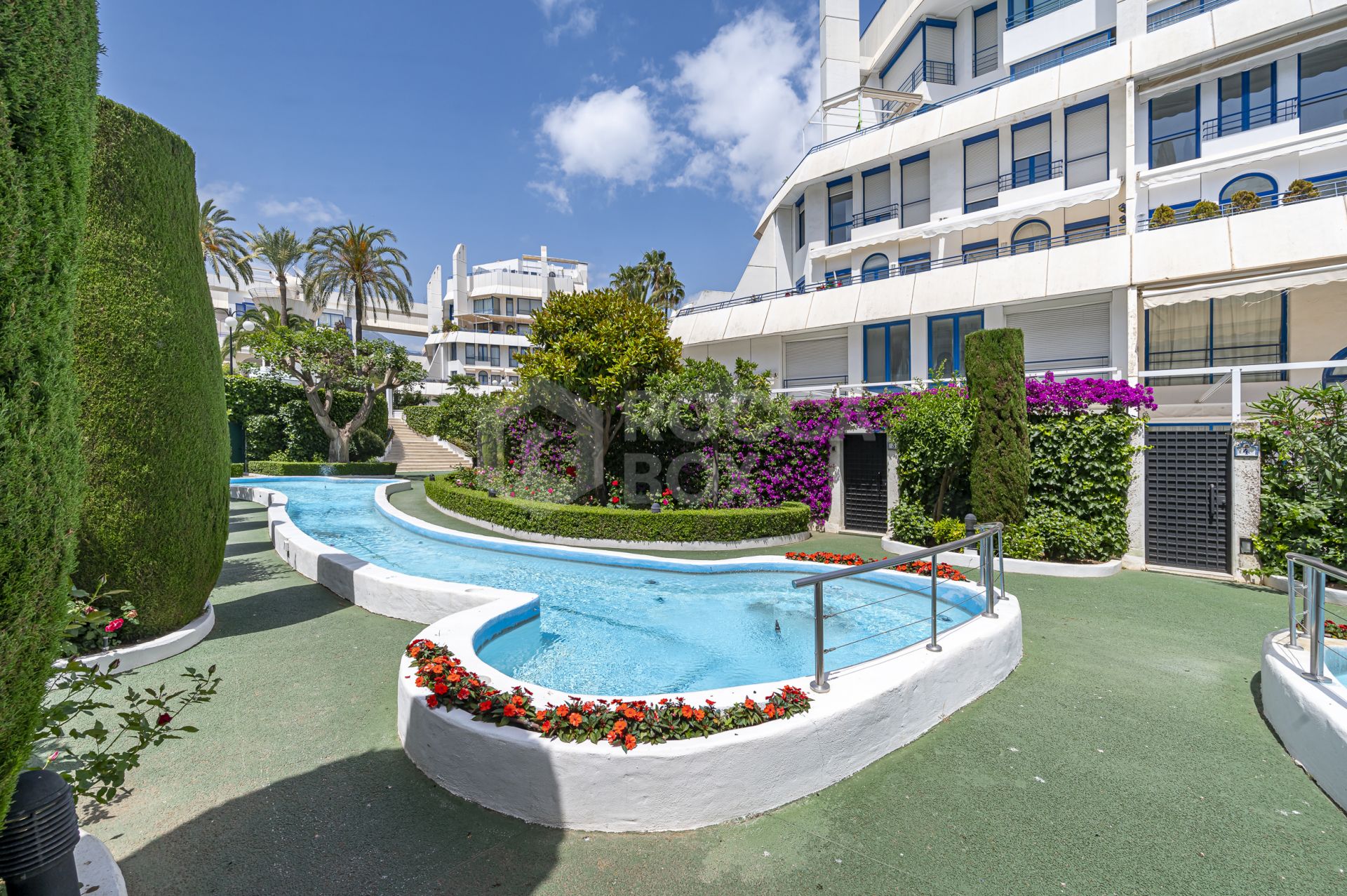 Exquisite 2-Bedroom Ground Floor Duplex in Marbella House – Prime Location Steps from the Beach