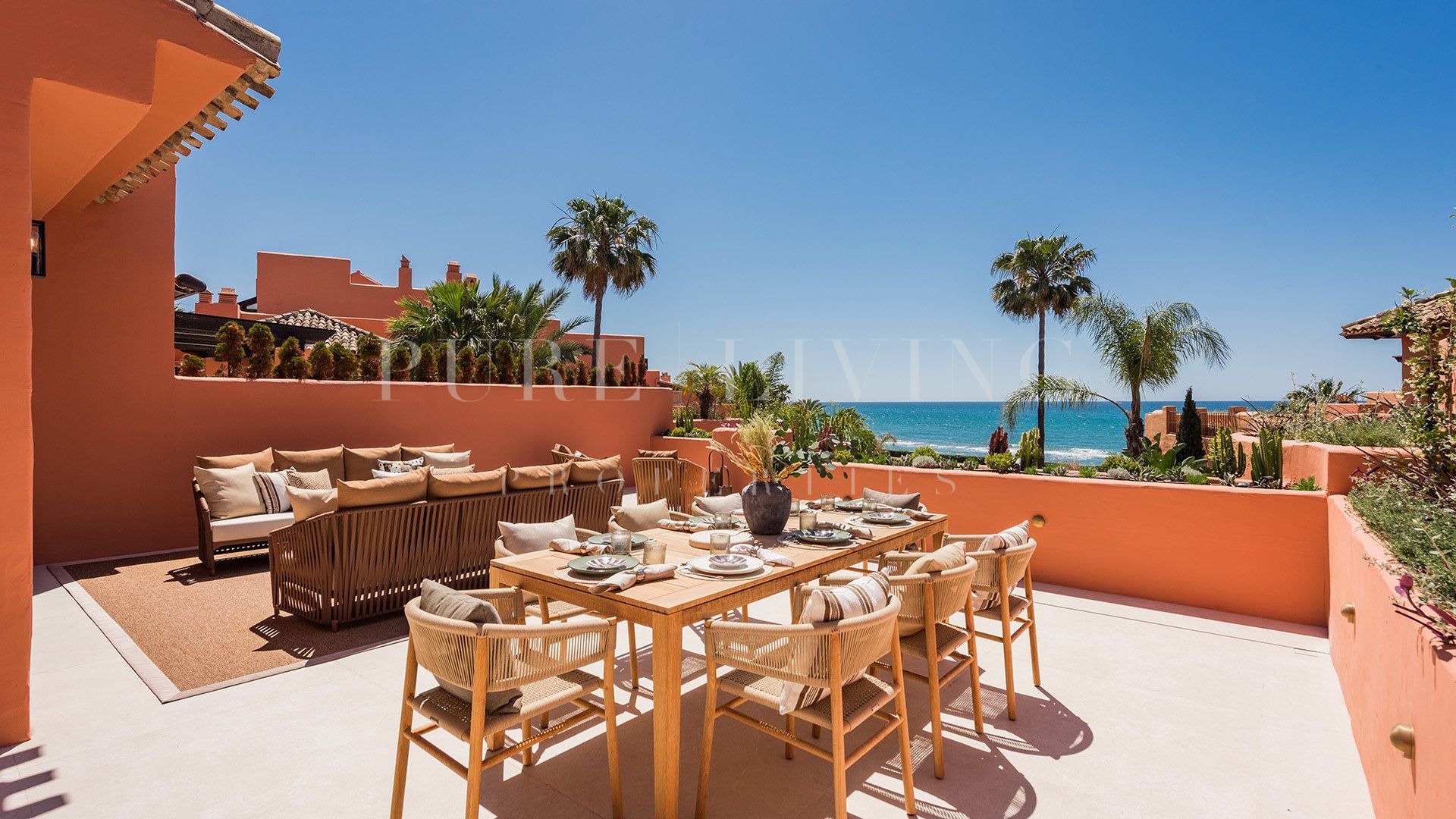 Impressionnant penthouse en front de mer à La Morera, Los Monteros Playa.