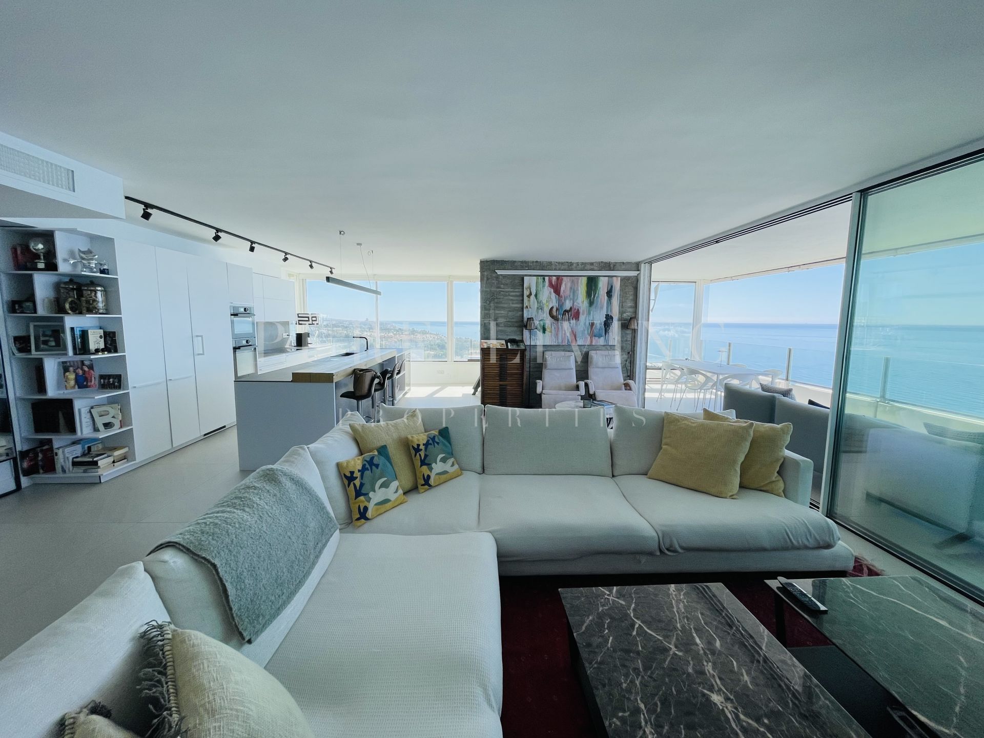 Impresionante apartamento con maravillosas vistas panorámicas en Torre Real posada Marbella Este