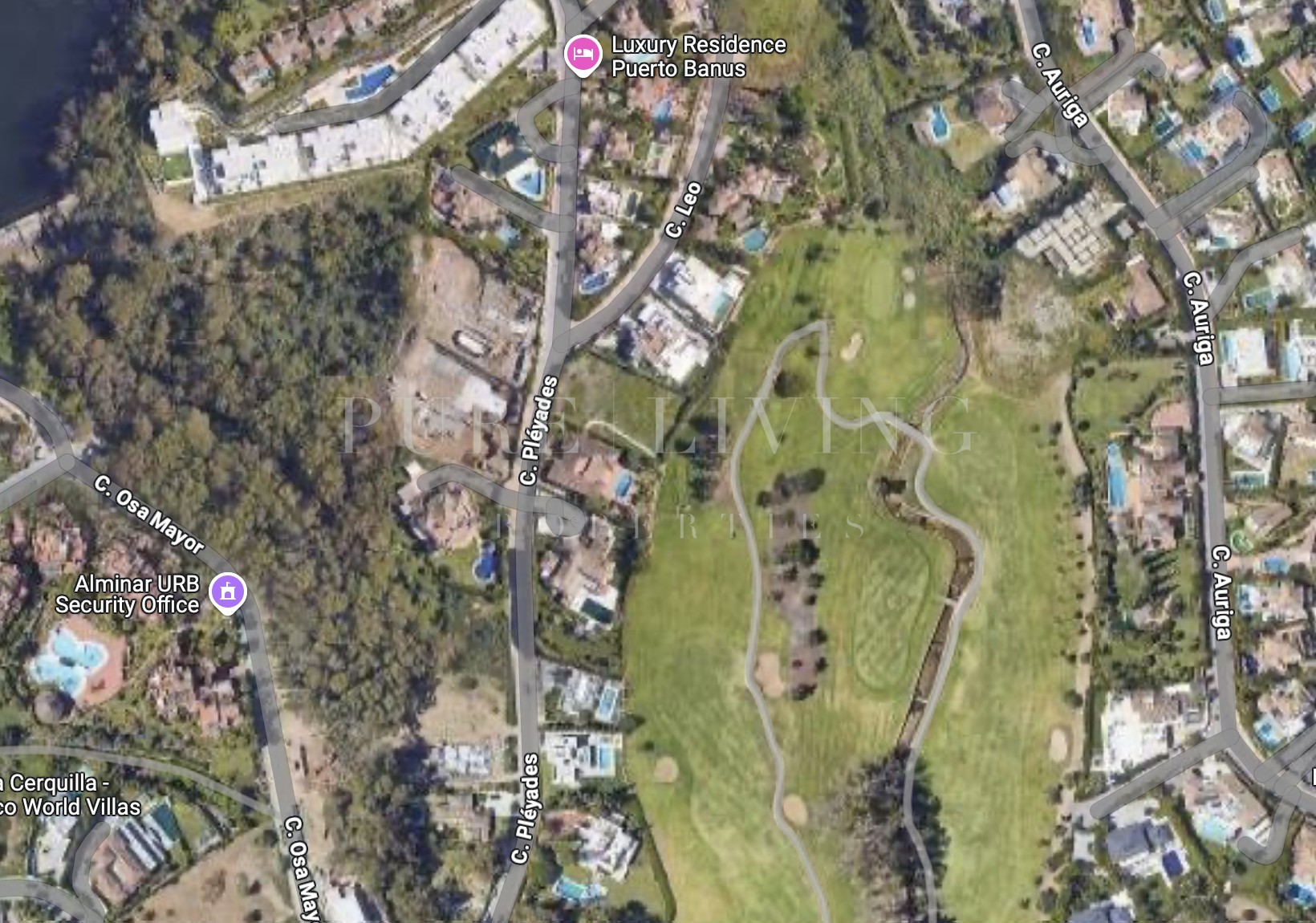 Exceptionnel terrain de golf en première ligne situé dans le prestigieux quartier de Nueva Andalucia.