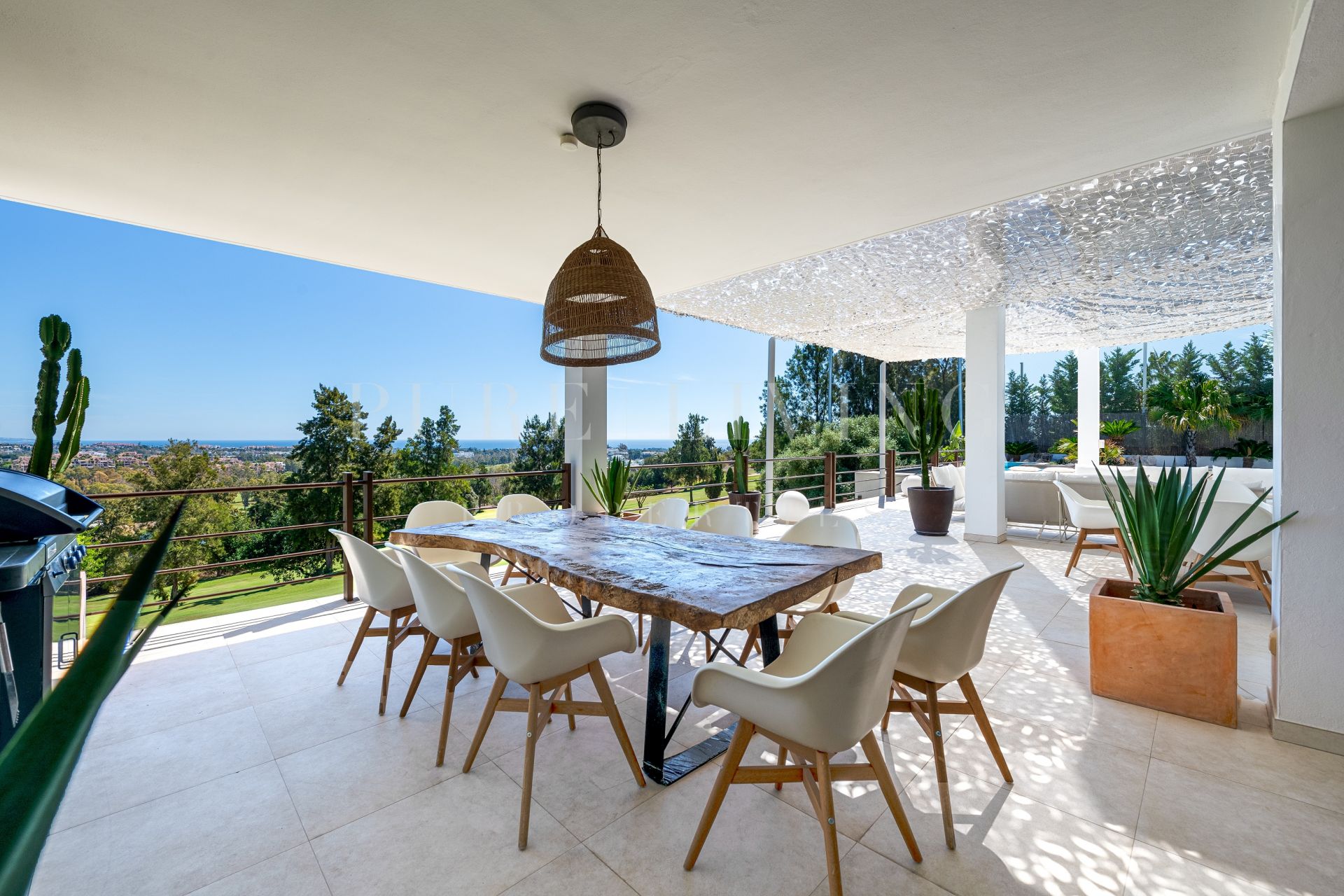 Luxury Golf-Front Villa with Panoramic Views in La Alquería