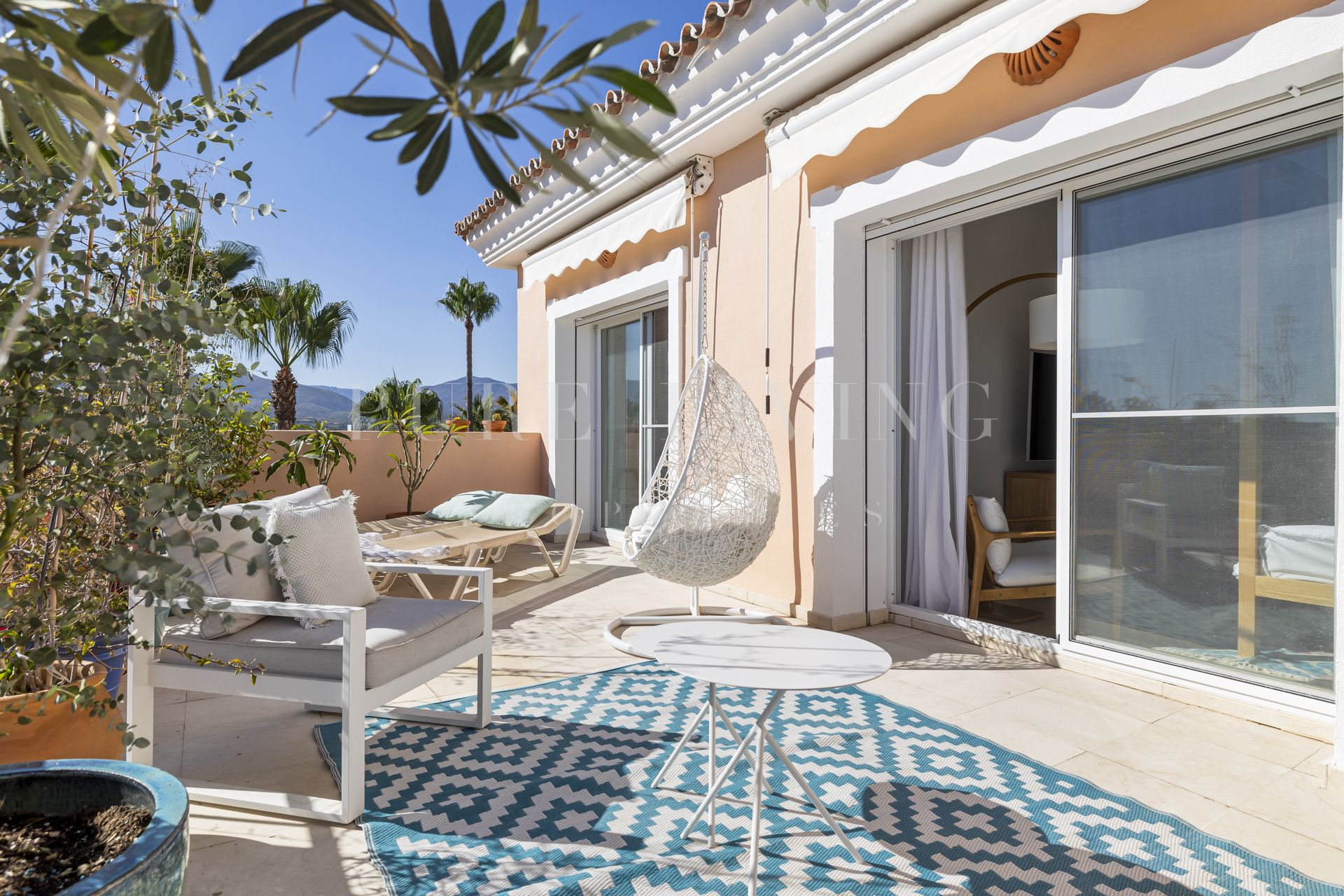 Appartement rénové de 4 chambres à vendre à Park Beach, Estepona