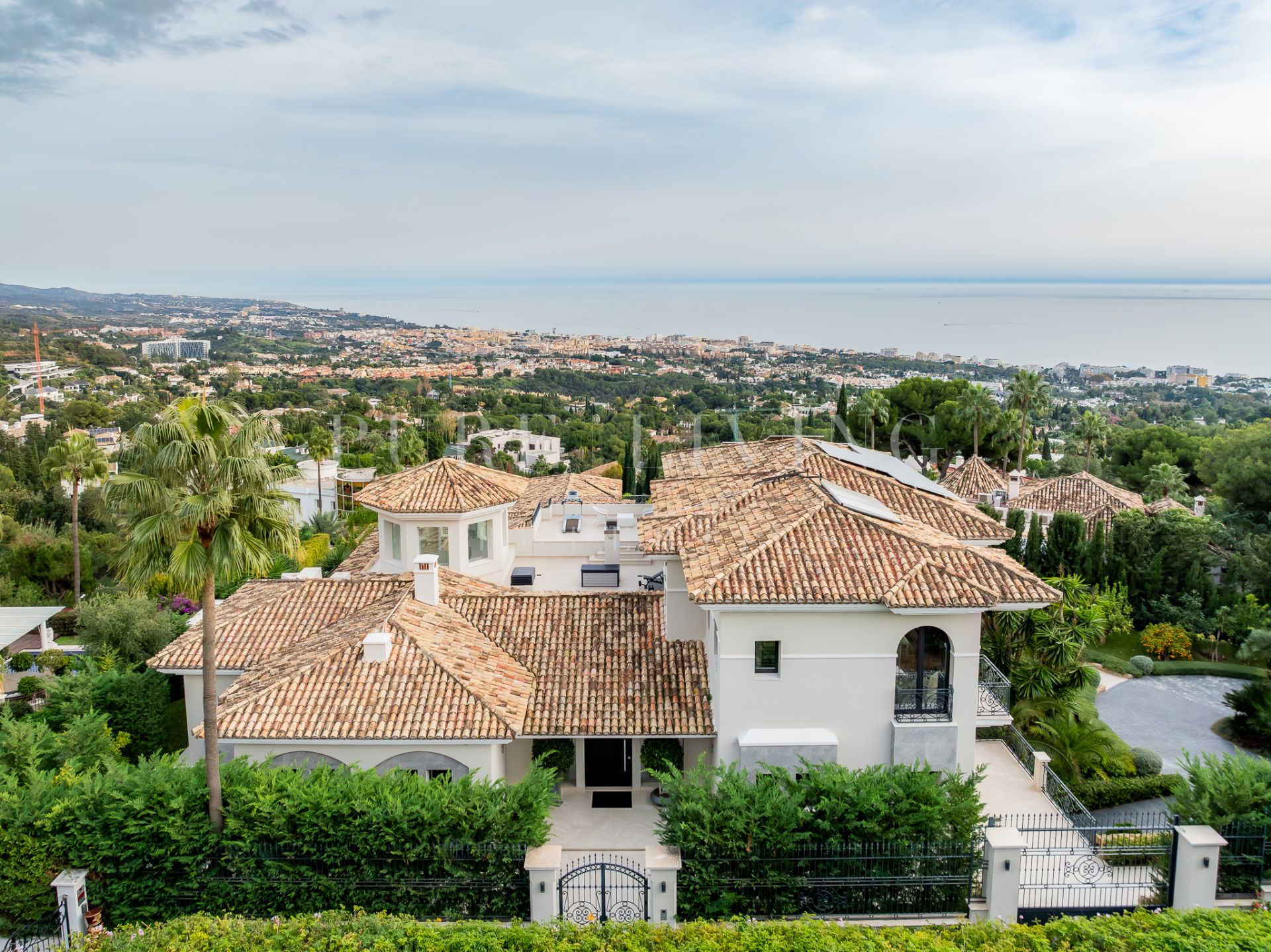 Stunning villa located in the prestigious gated community of Sierra Blanca in Marbella´s golden mile