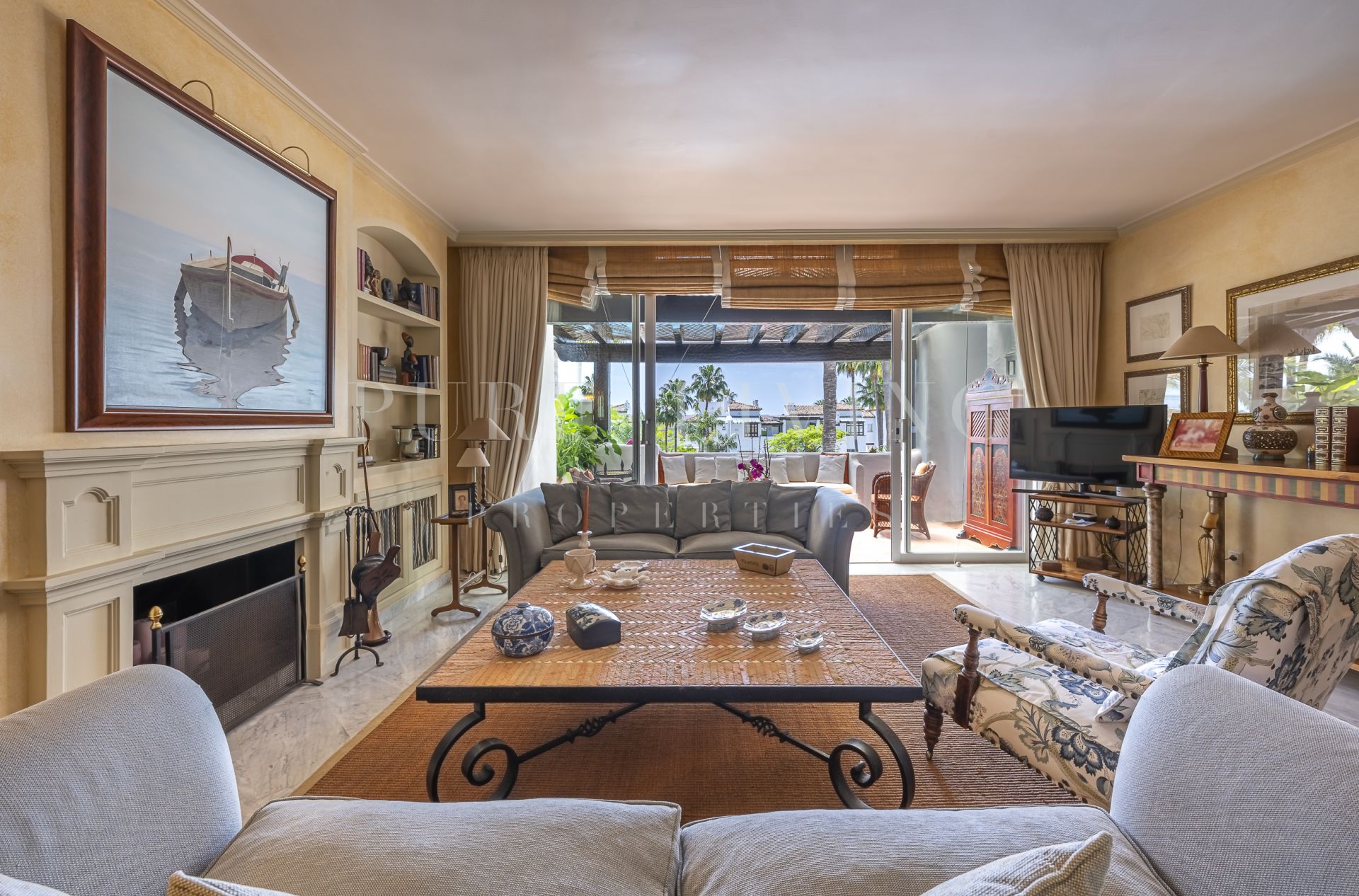 Duplex Penthouse with Private Rooftop and Pool in Puente Romano