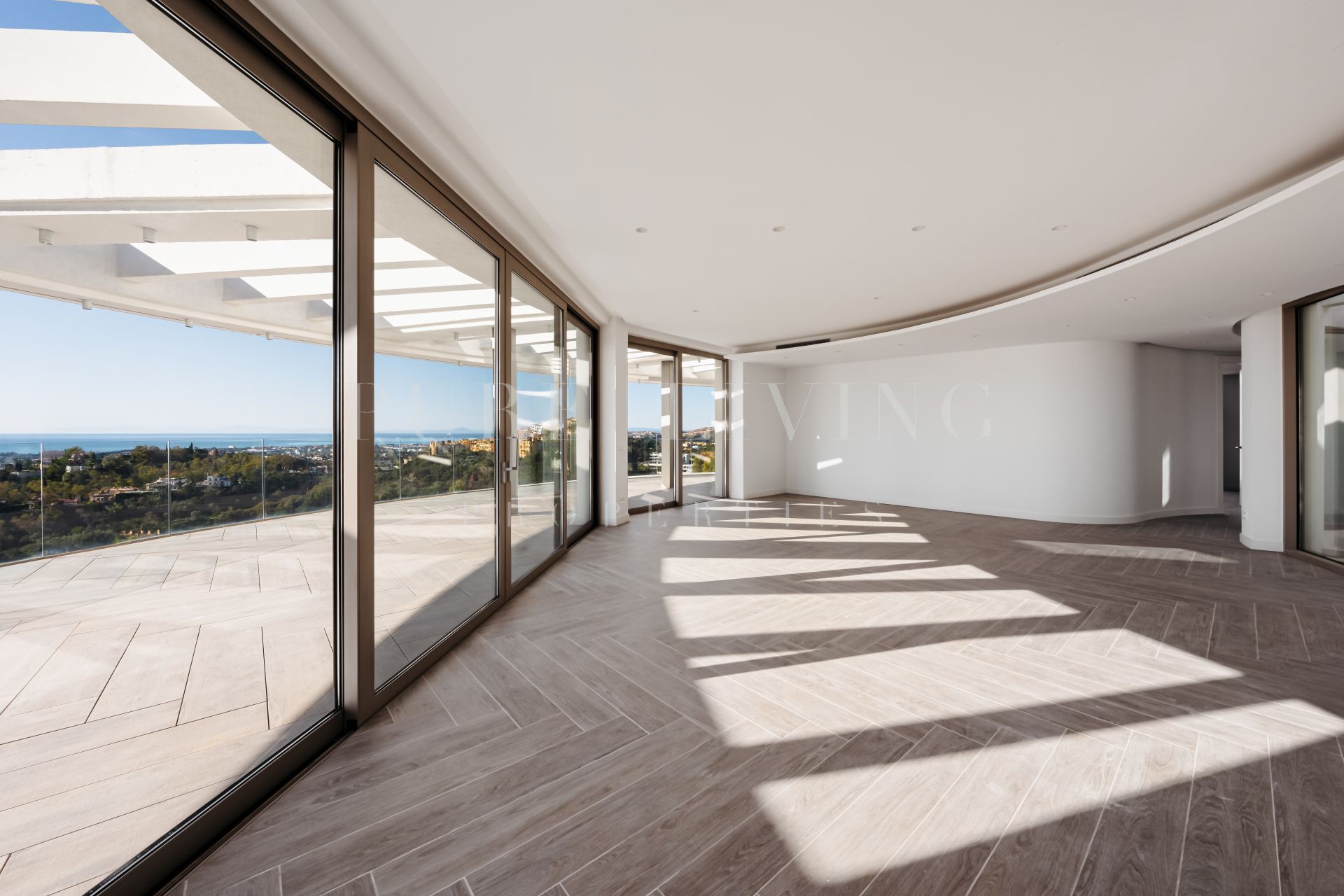 Gloednieuw luxe penthouse met adembenemende panoramische uitzichten in The View Marbella