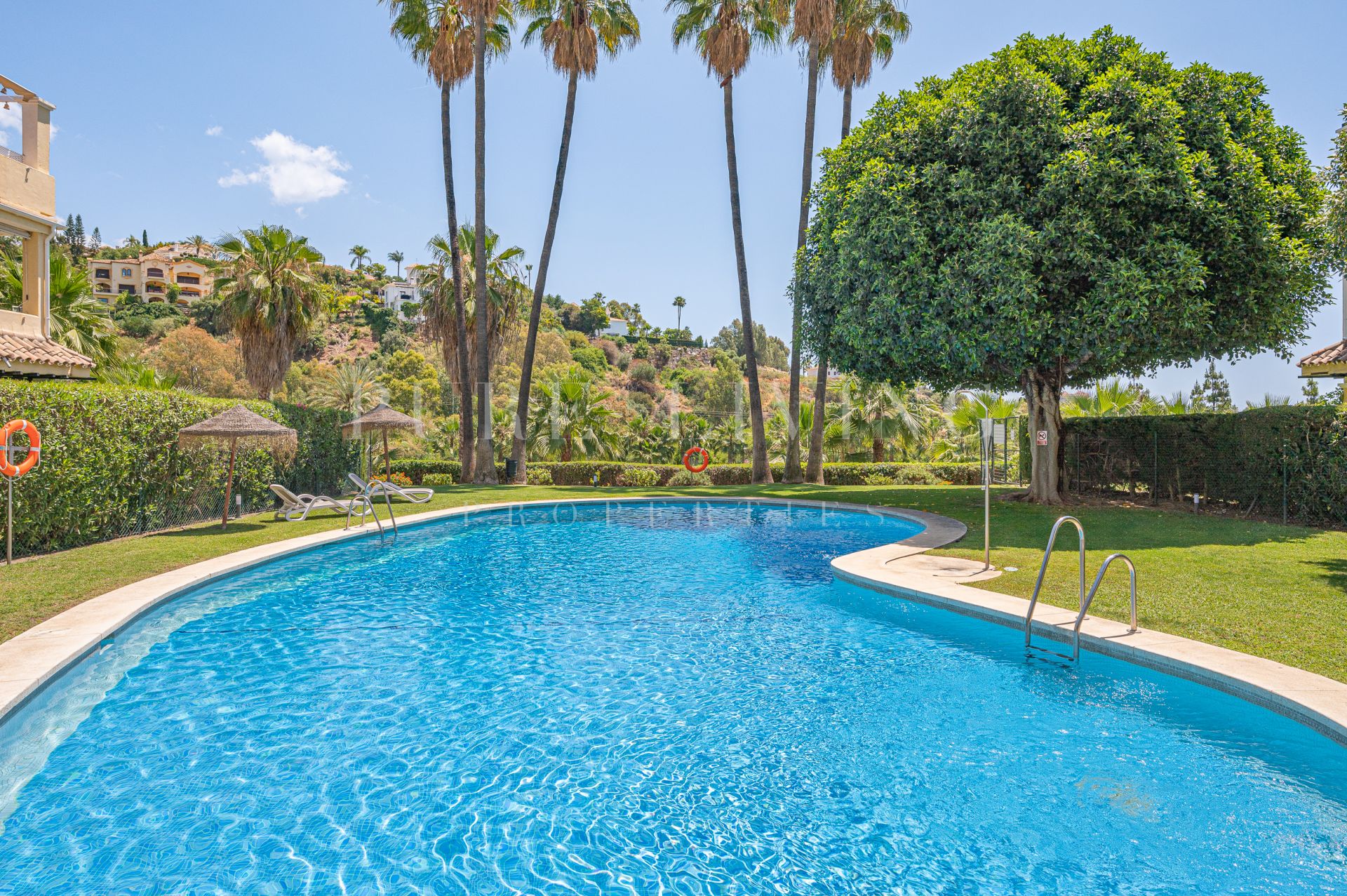 Prachtig appartement met spectaculair panoramisch uitzicht in La Quinta Golf, Benahavís