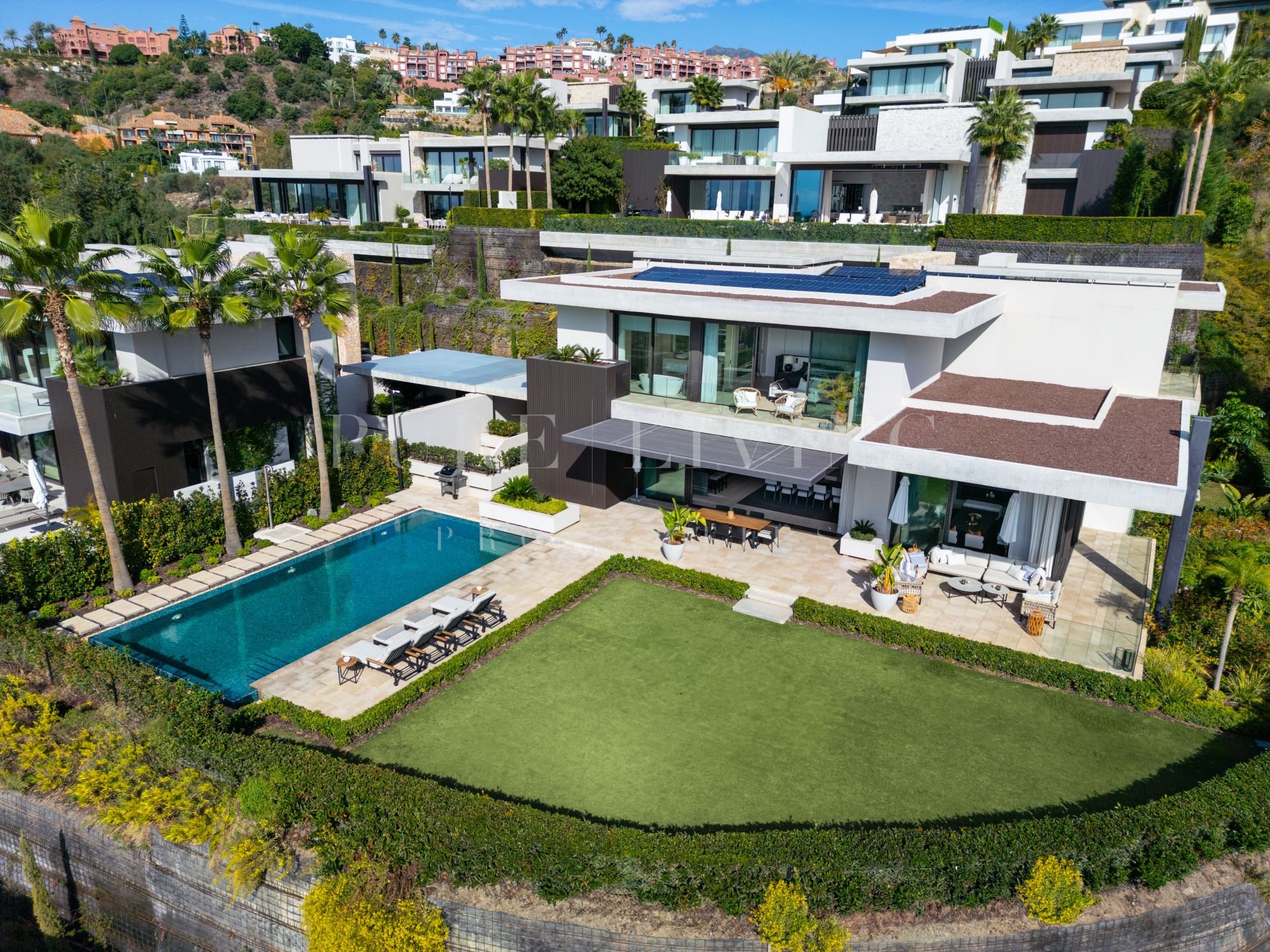 Impressive villa by Tobal Architects in The Hills, La Quinta