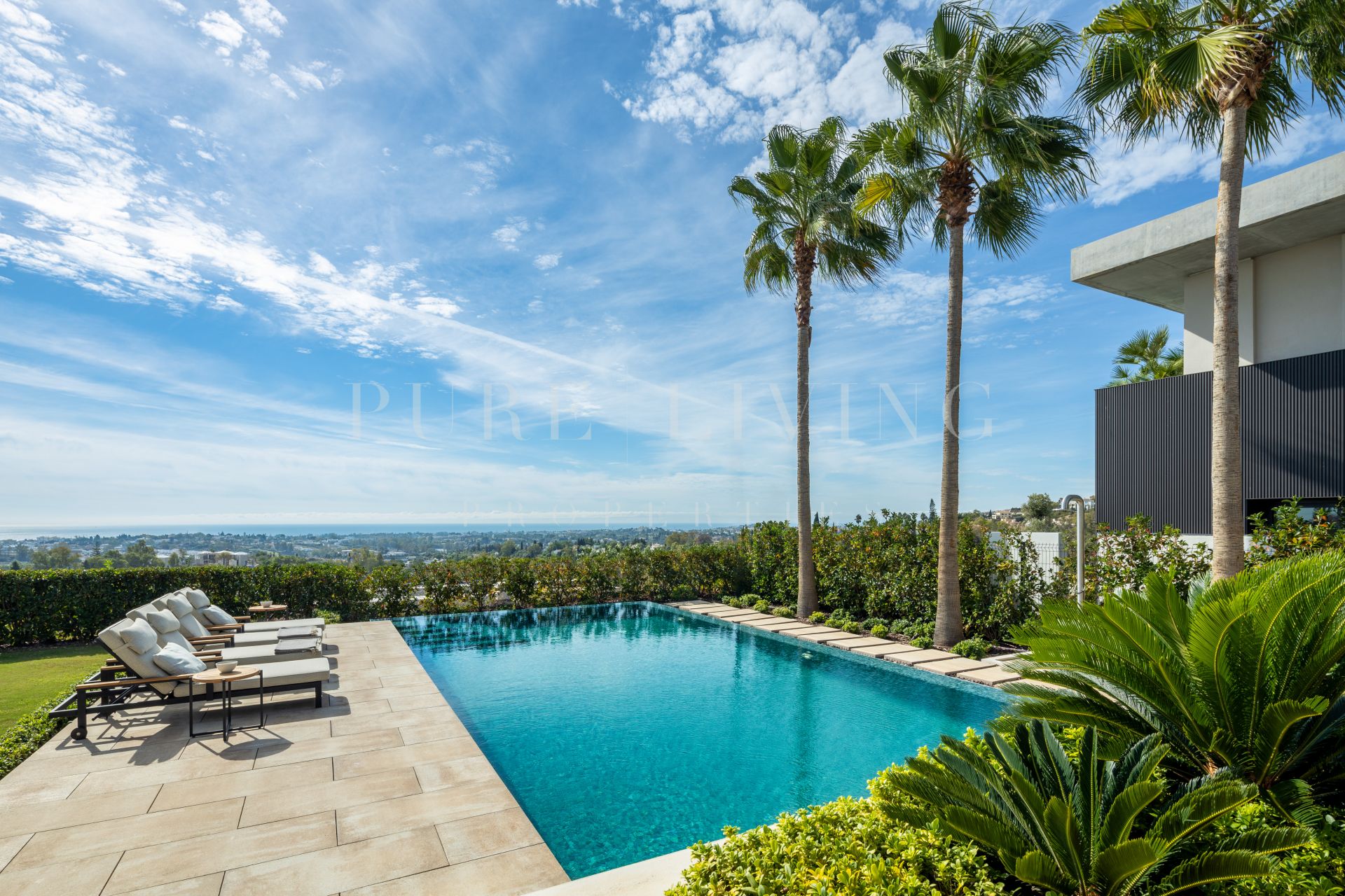 Impressive villa by Tobal Architects in The Hills, La Quinta