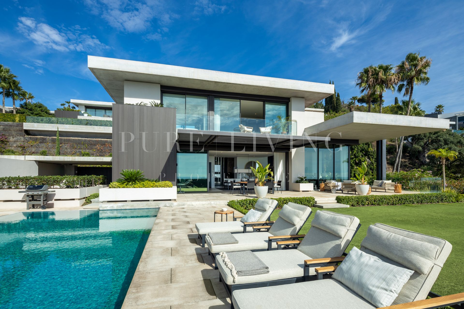 Impressive villa by Tobal Architects in The Hills, La Quinta