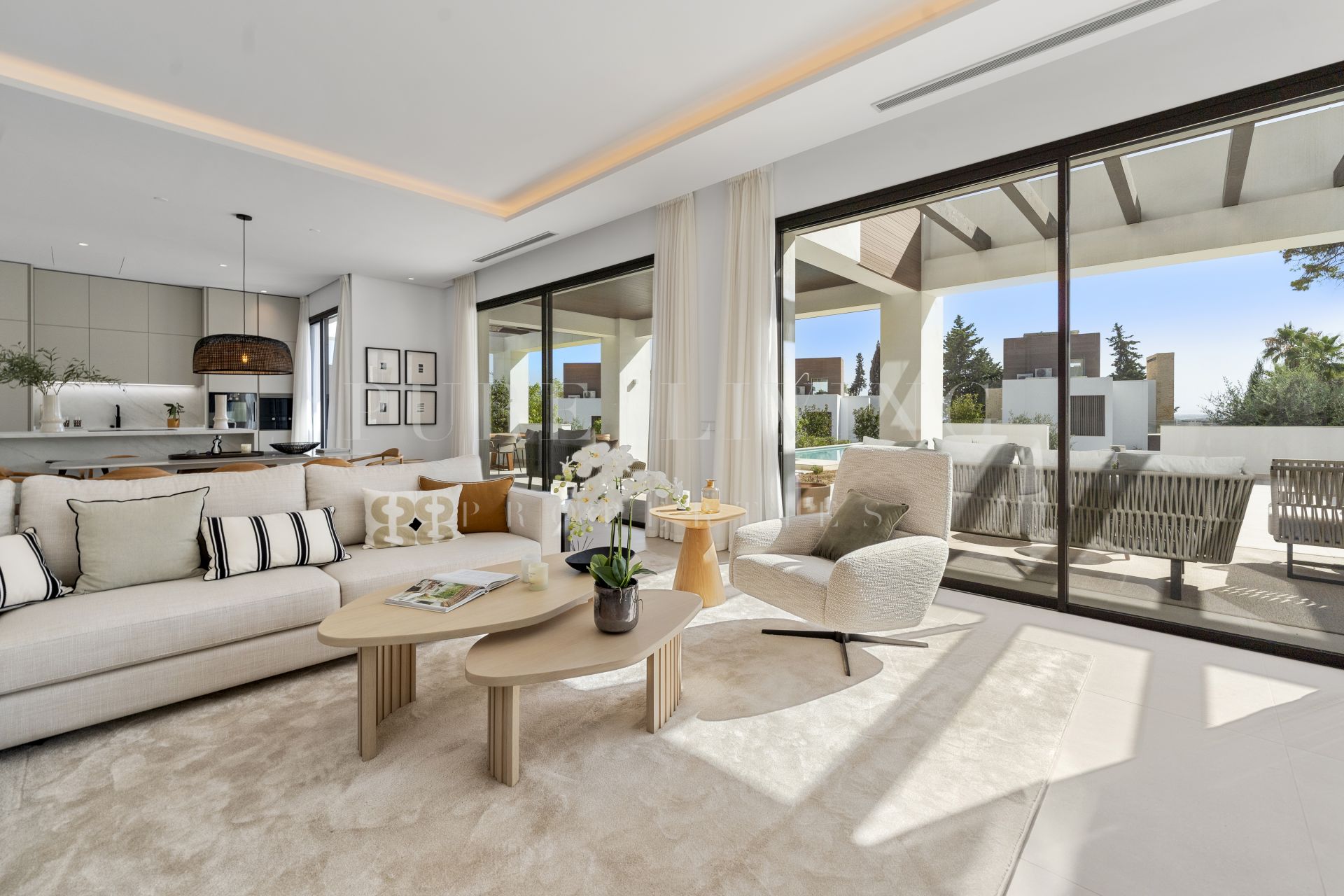 A brand new modern four bedroom villa on Marbella's prestigious Golden Mile