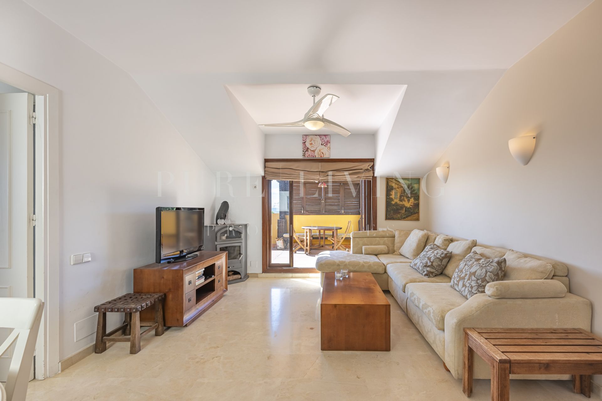 Charming two bedroom penthouse with sea views, located in the prestigious area of La Carolina, Marbella's Golden Mile