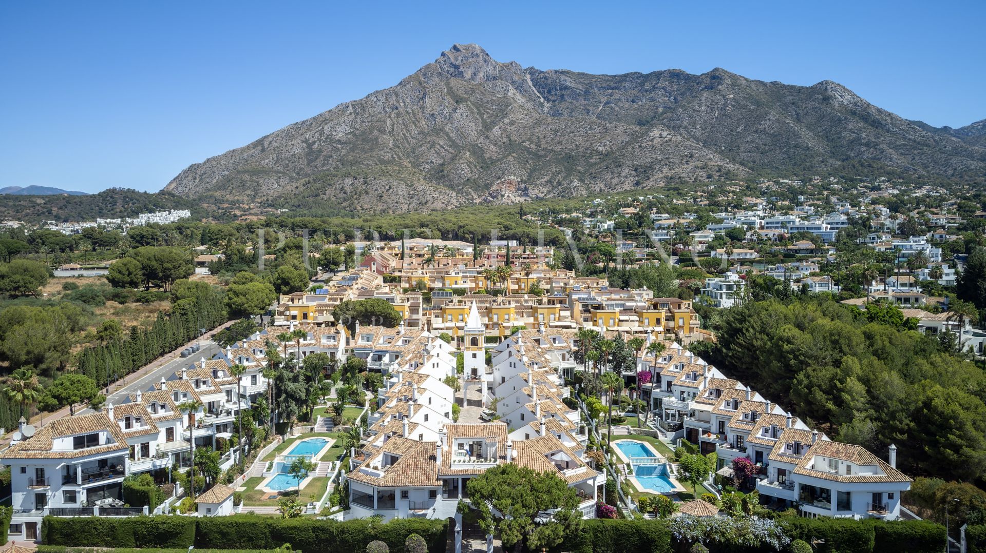 Renovated duplex penthouse in Montepiedra, Marbella