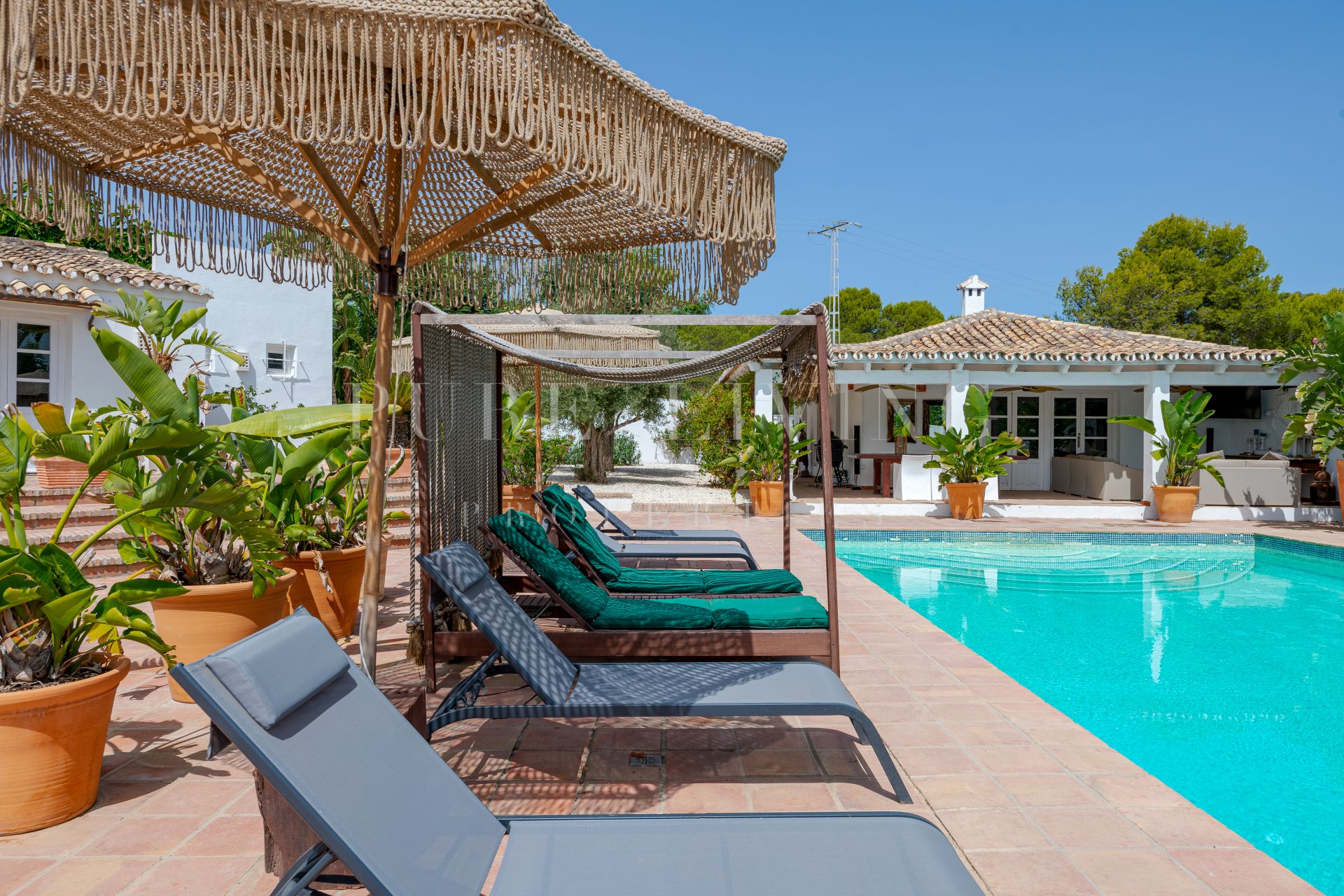 Enchanting Andalusian cortijo style 8 bedroom villa with sea views located in the prestigious Los Flamingos Golf, Benahavís