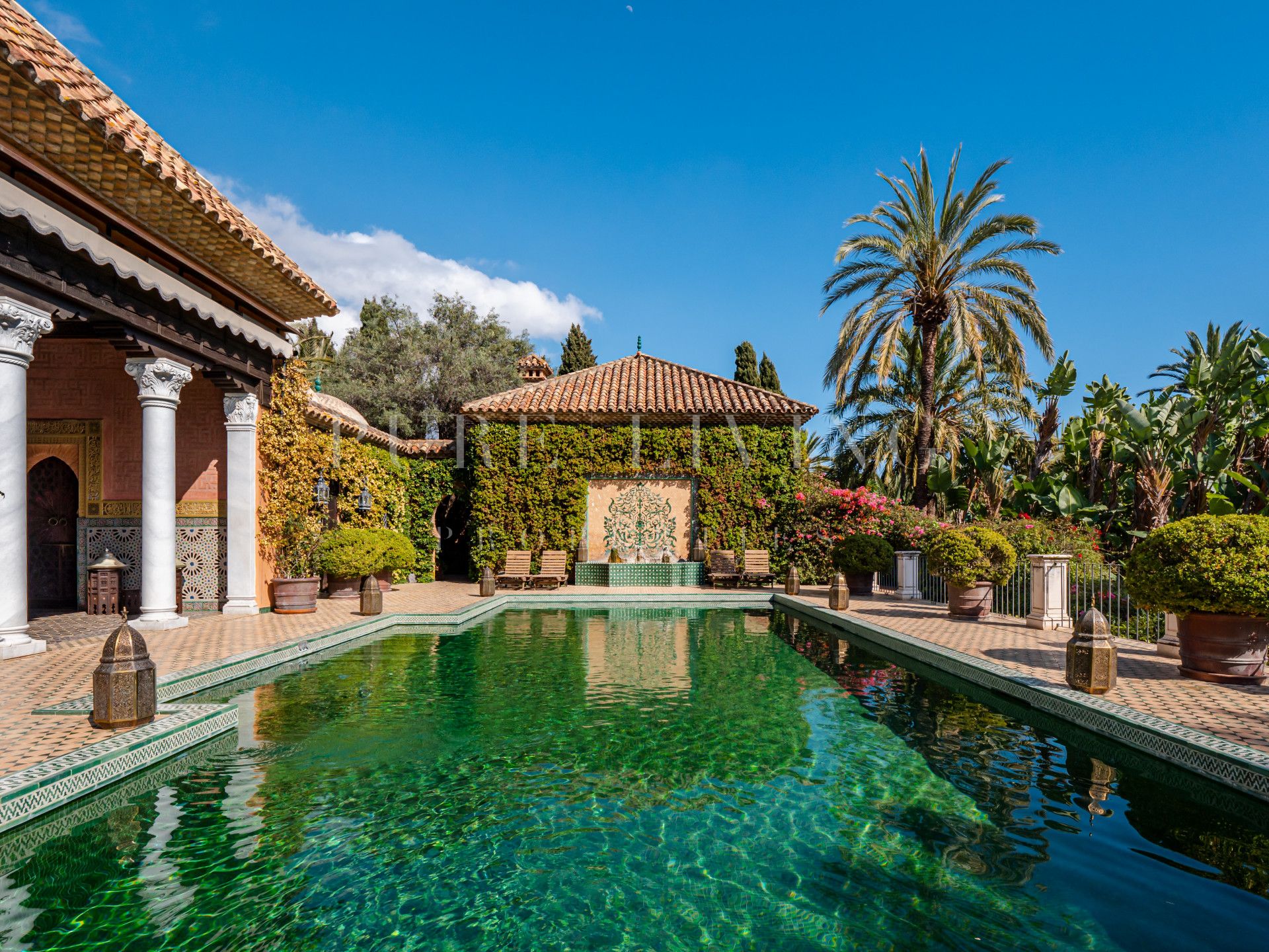 A captivating Andalusian-style residence with Moorish influences, located in Nagüeles on Marbella’s prestigious Golden Mile.