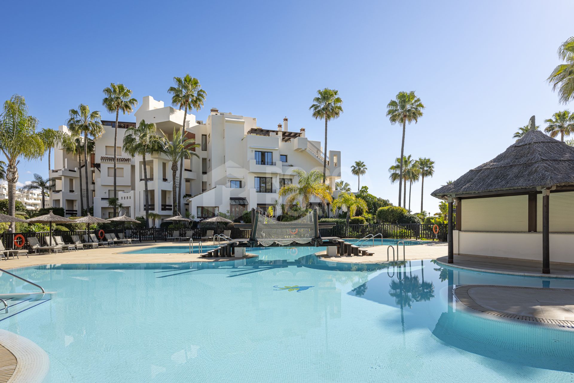 Full Renovated Beachside Apartment with sea views in Bahia del Velerin, Estepona