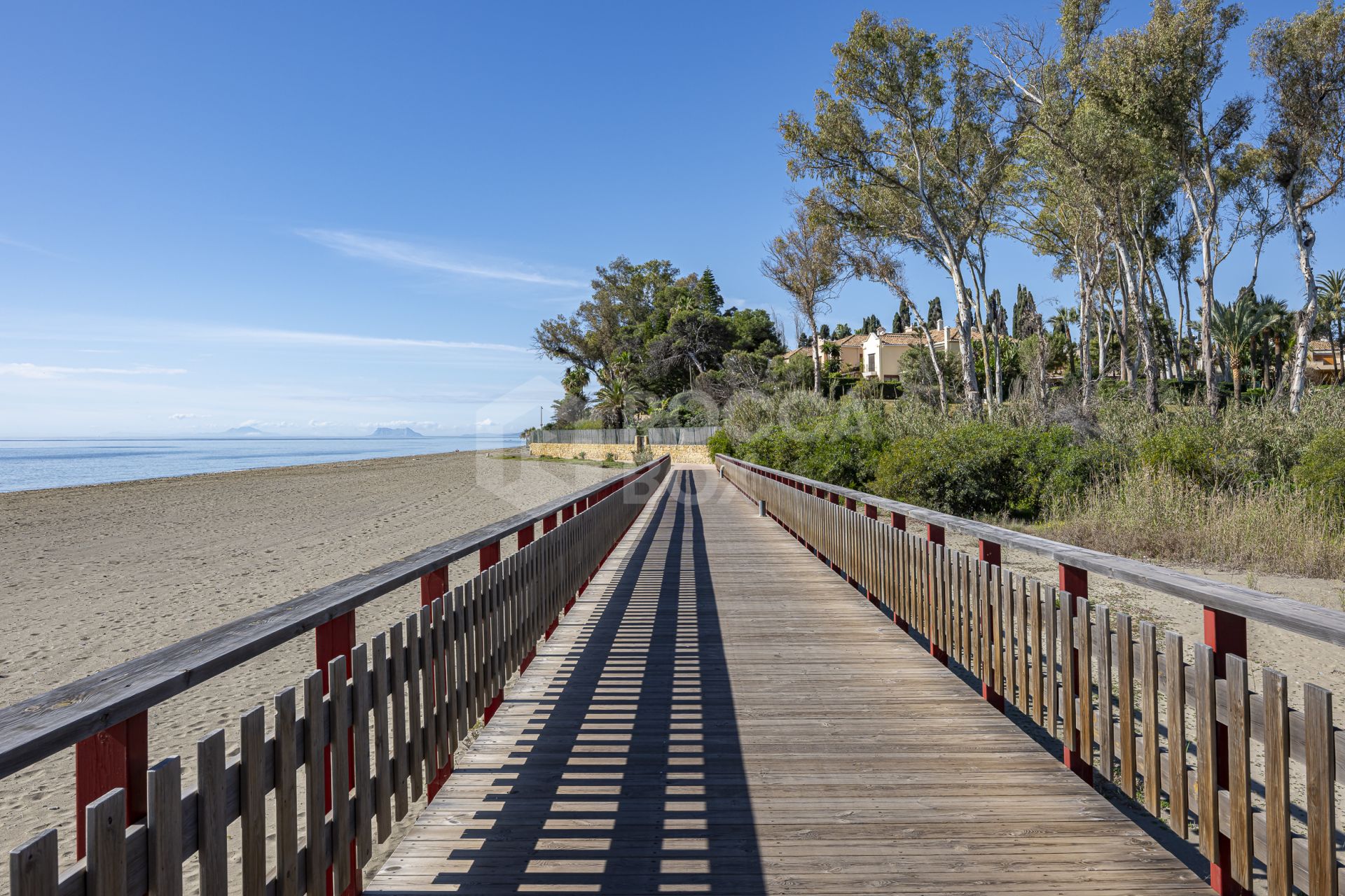 Full Renovated Beachside Apartment with sea views in Bahia del Velerin, Estepona