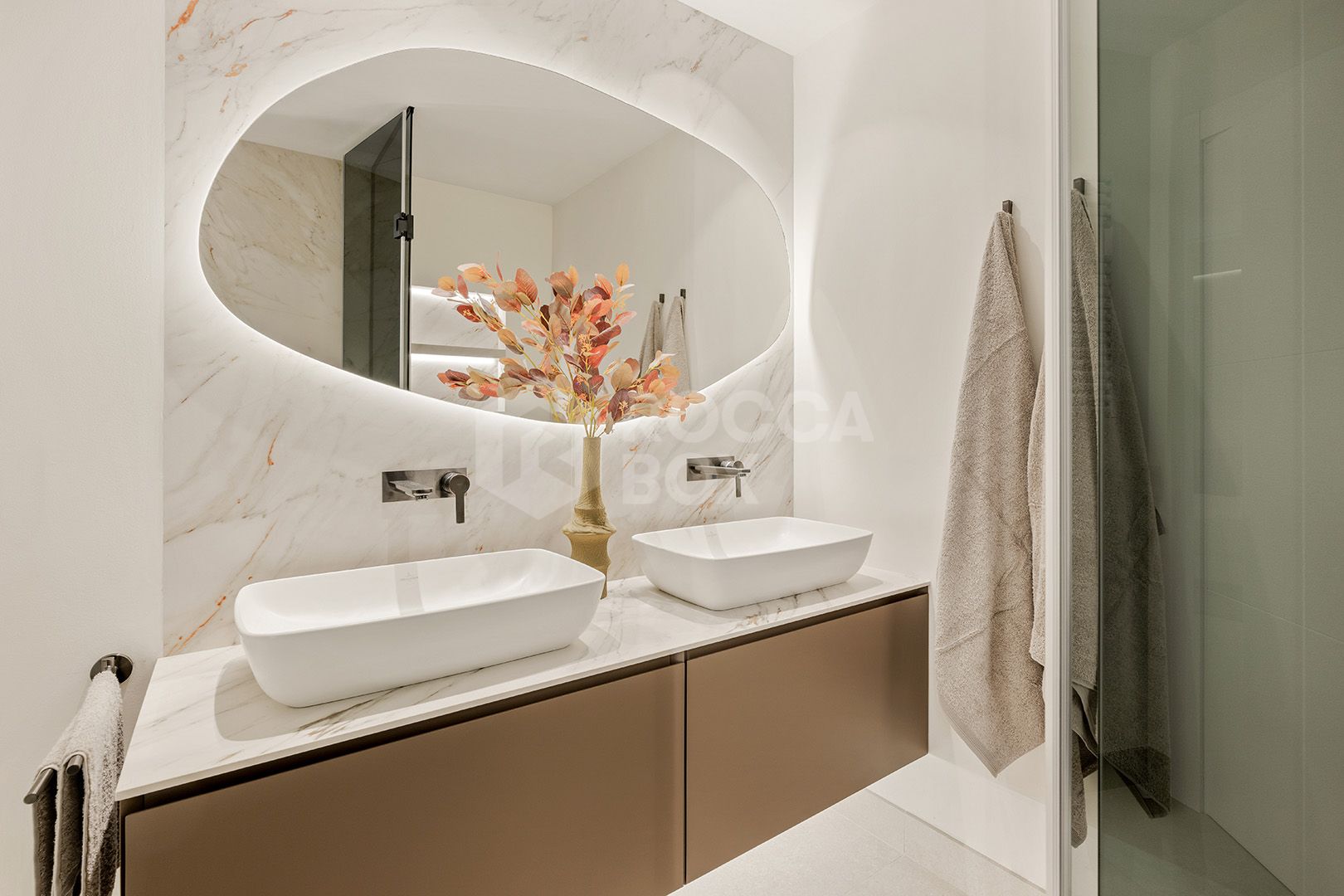 Turnkey Beachfront Apartment, Bahía del Velerín, New Golden Mile, Estepona