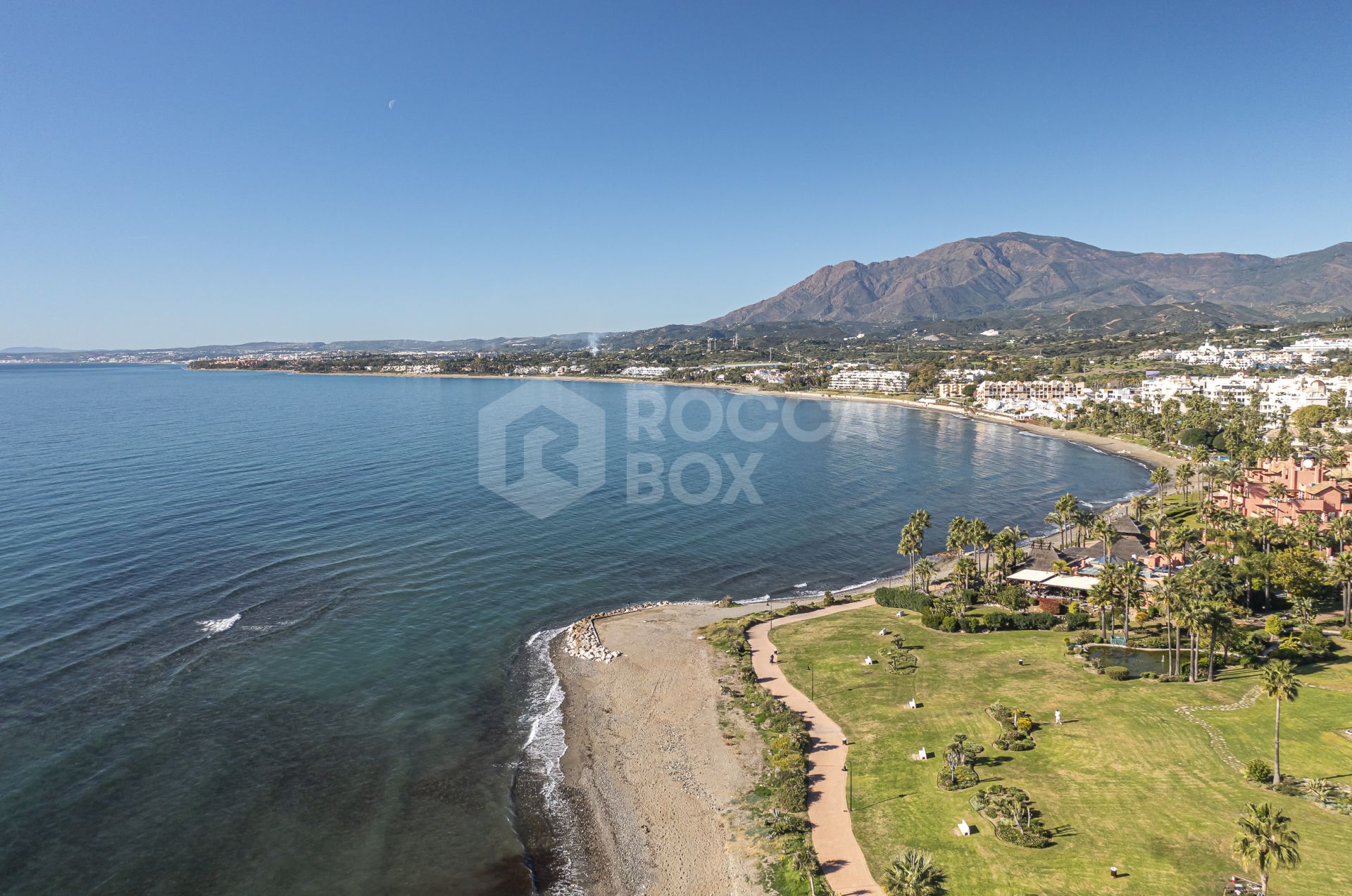 Beachfront Ground Floor Apartment with Direct Sea Views