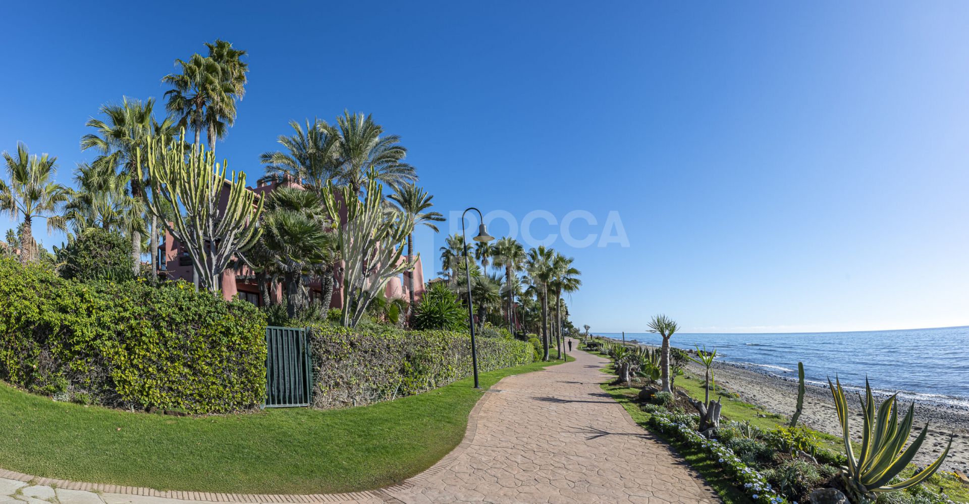 Beachfront Ground Floor Apartment with Direct Sea Views