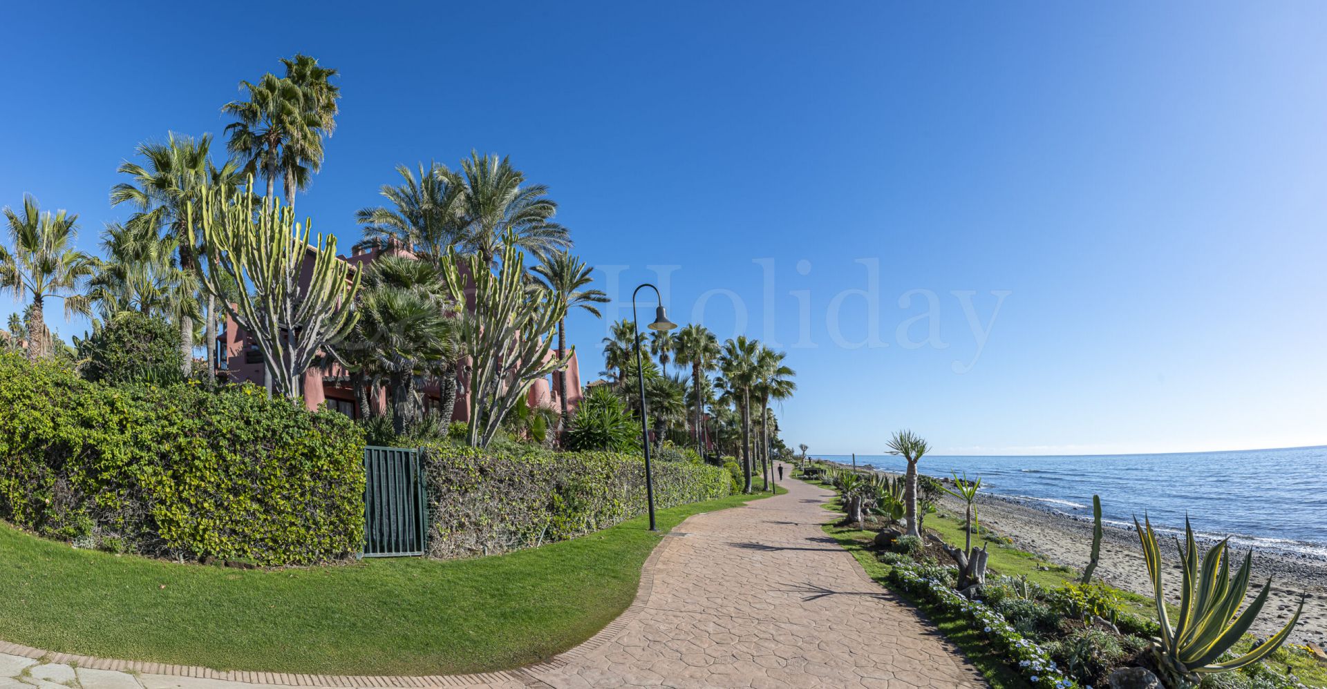 Apartamento en Almenara Beach, Estepona