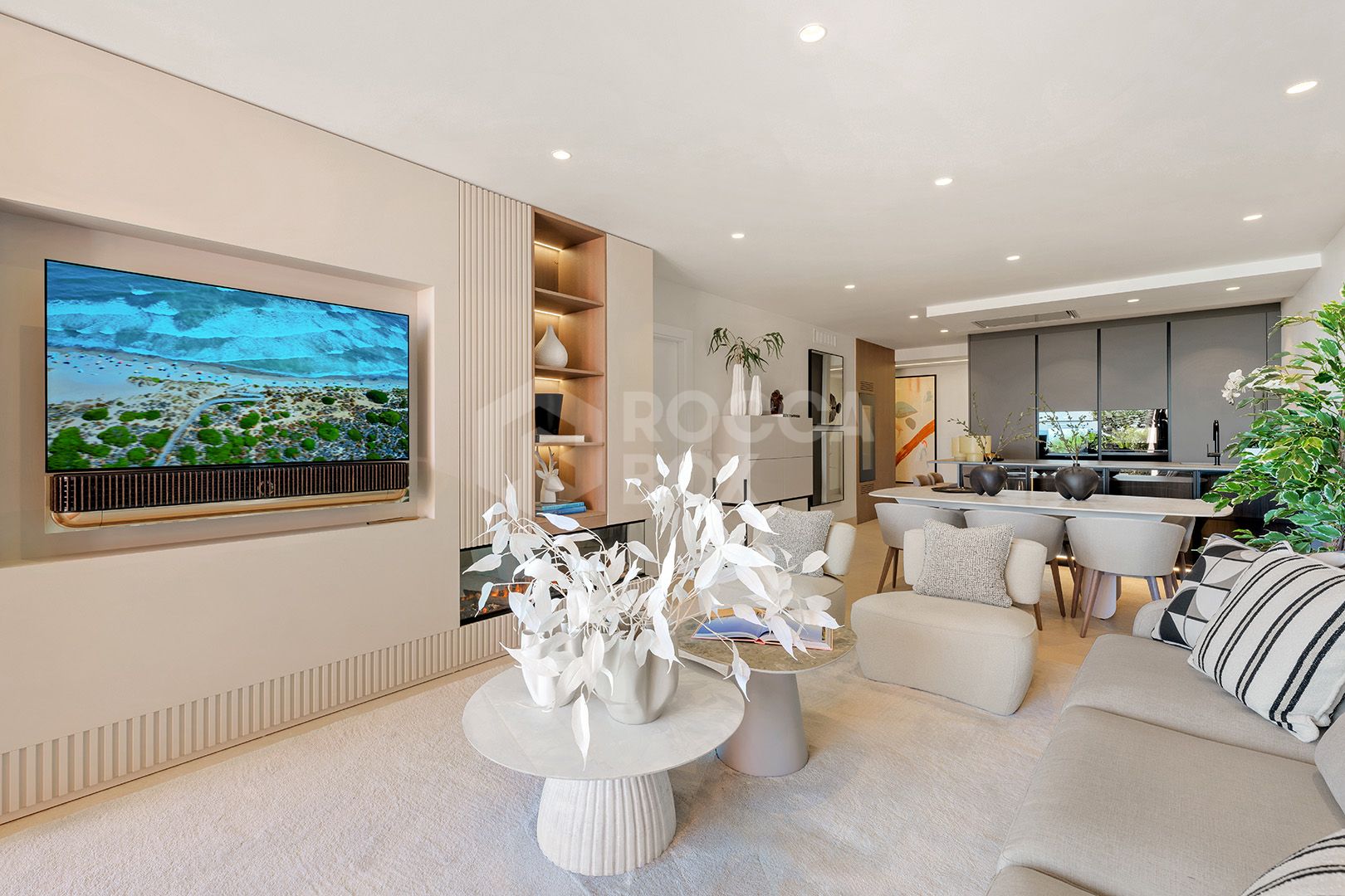 Beachfront Ground Floor Apartment with Direct Sea Views