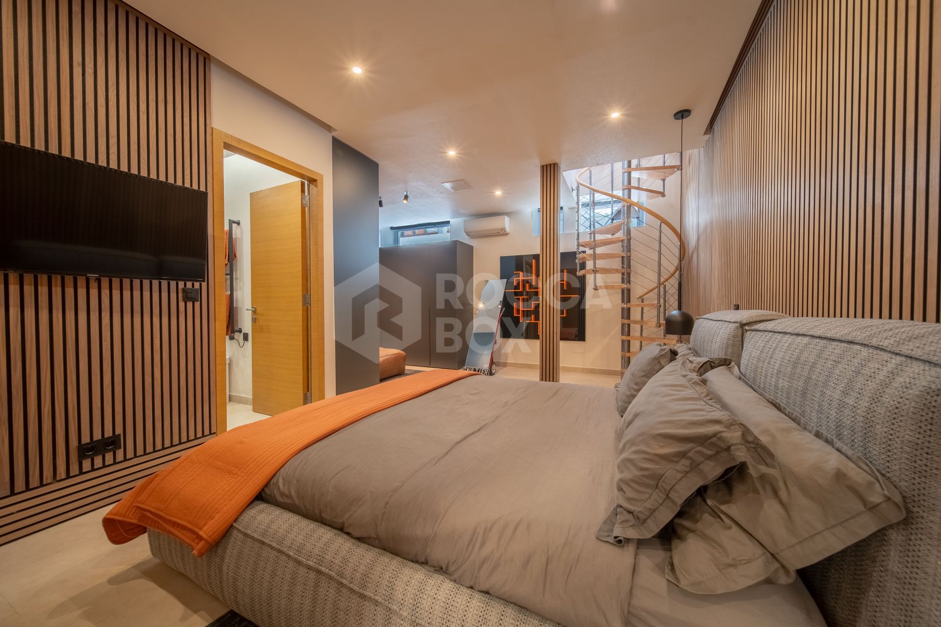 Fully Renovated Modern Villa, Golfside Guadalmina Golf