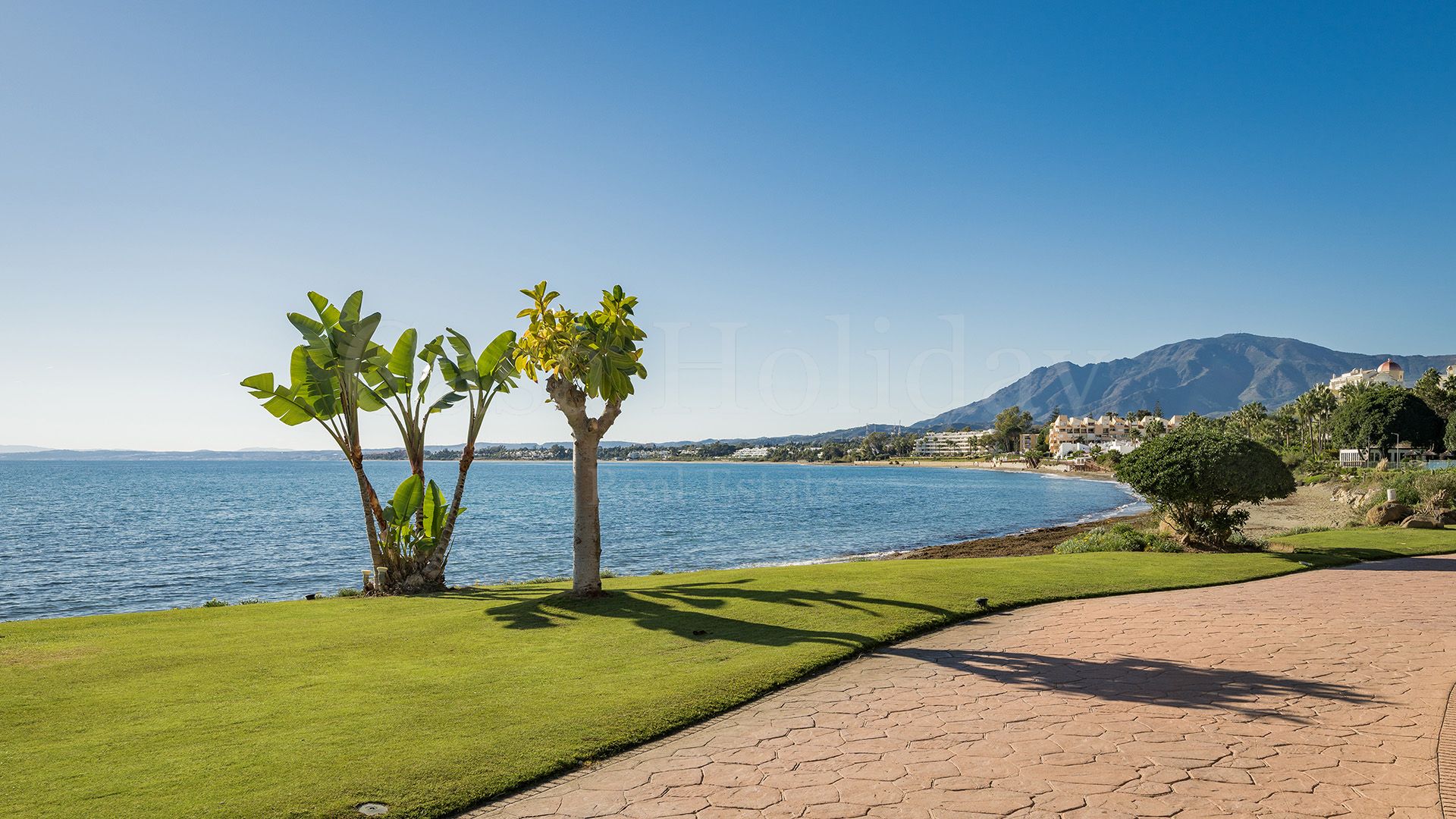 Atico Duplex en Cabo Bermejo, Estepona