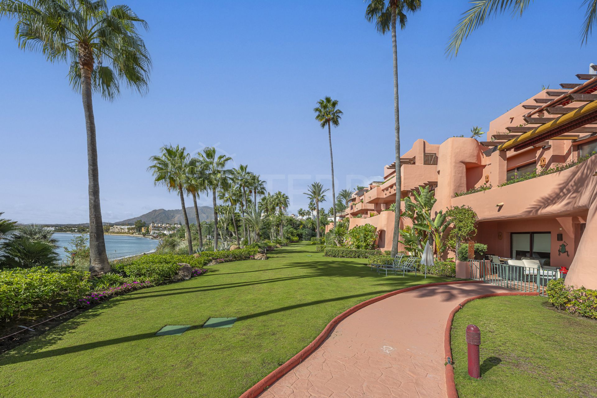 Apartment in Cabo Bermejo, Estepona